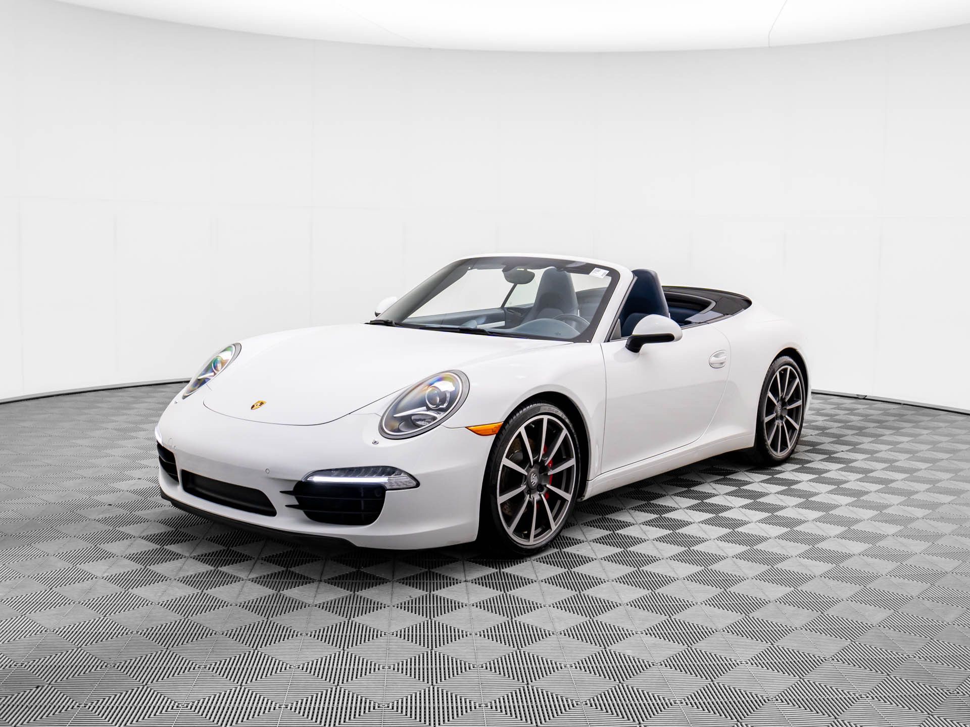 2013 Porsche 911 Carrera 4S photo