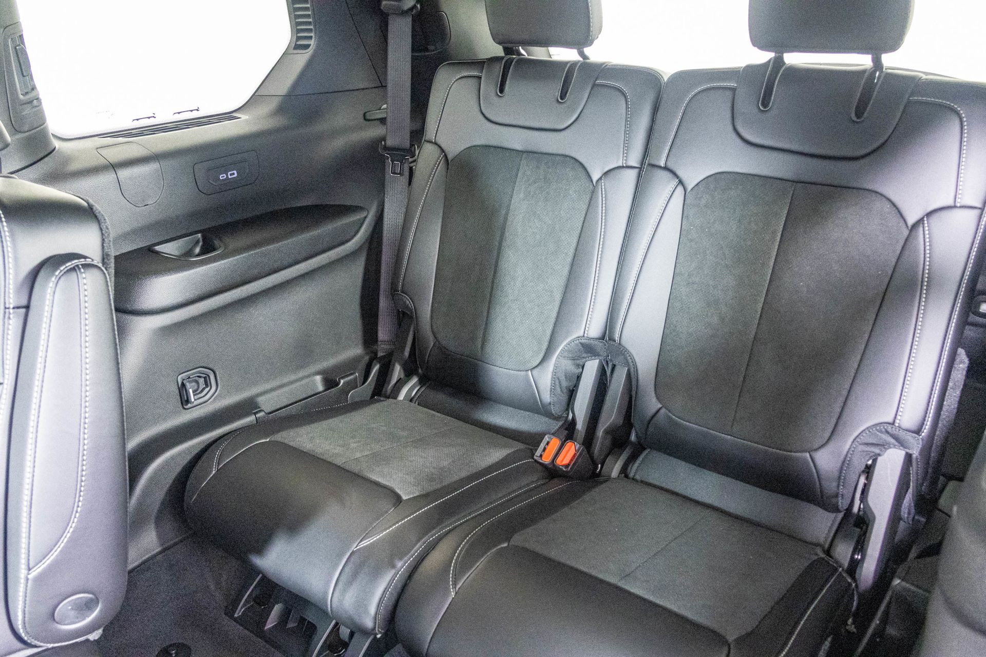 2025 JEEP GRAND CHEROKEE L - Image 31