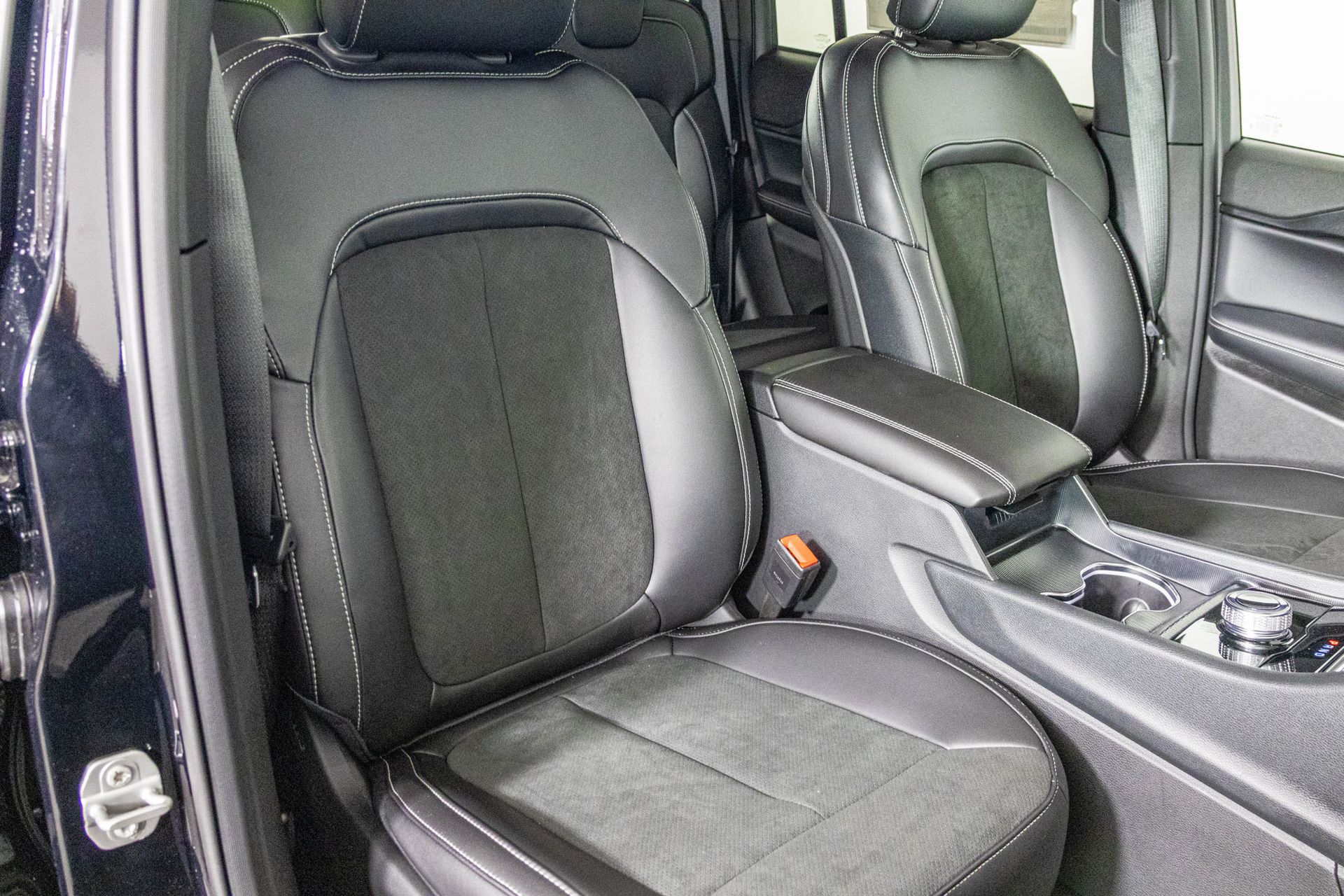 2025 JEEP GRAND CHEROKEE - Image 42