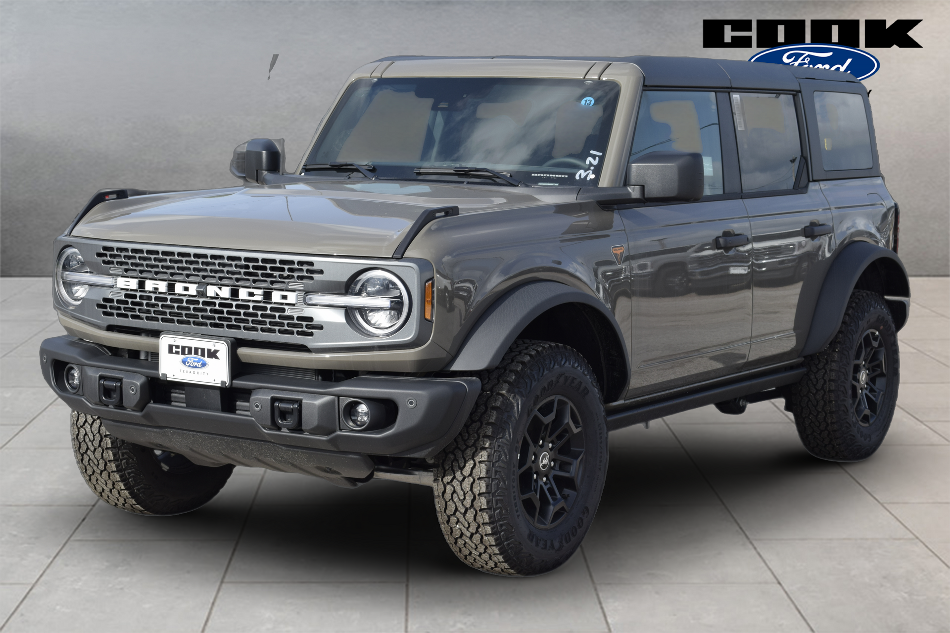 2026 Ford Bronco Badlands Gray at Cook Ford