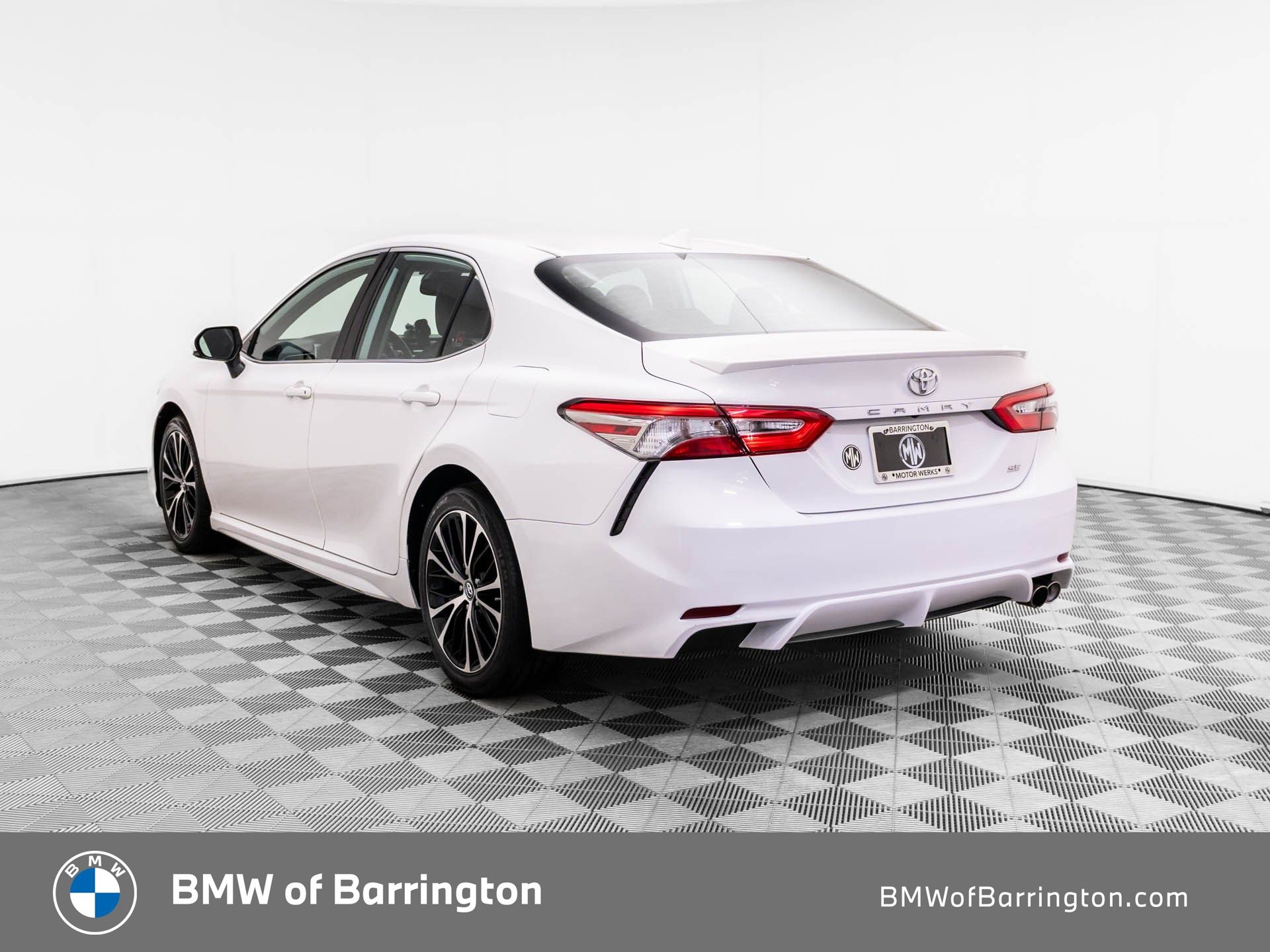 View vehicle photo 3