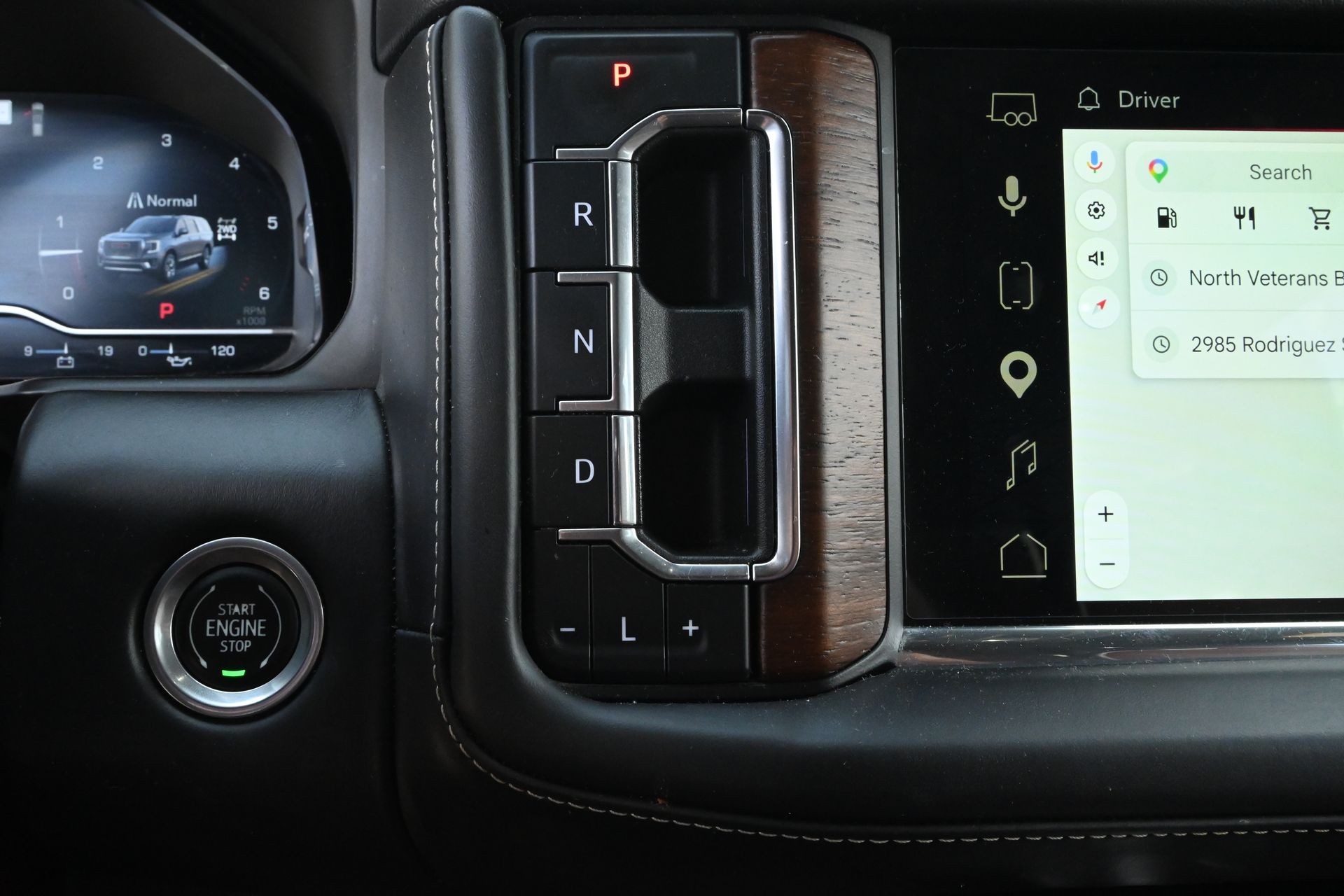 2023 GMC Yukon Denali Ultimate White at South Houston Nissan