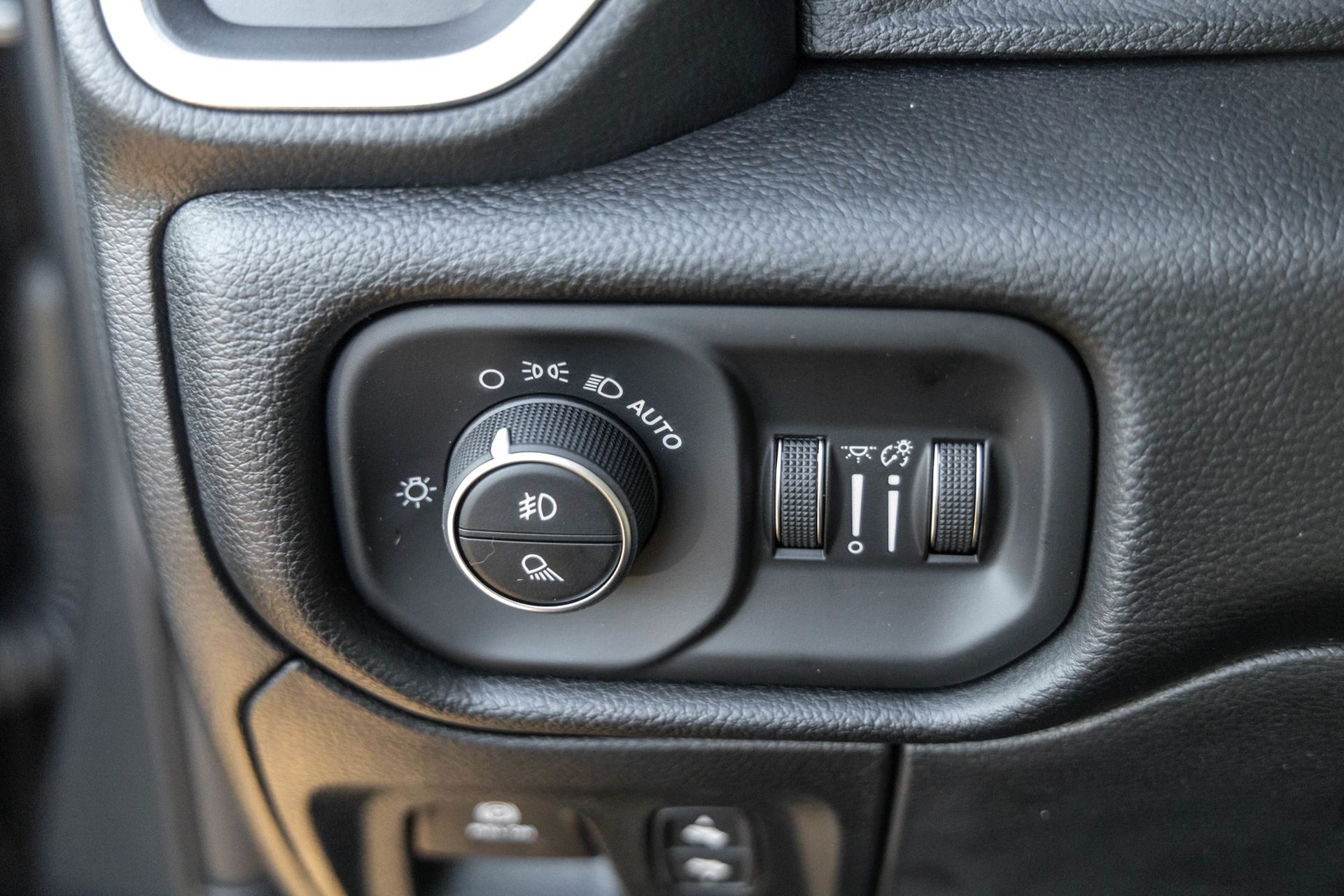 2026 RAM 1500 - Image 26