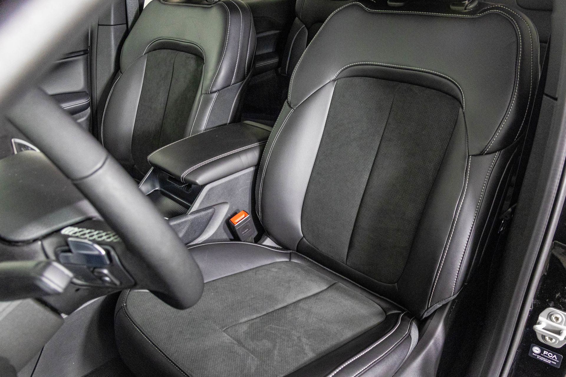 2025 JEEP GRAND CHEROKEE L - Image 17