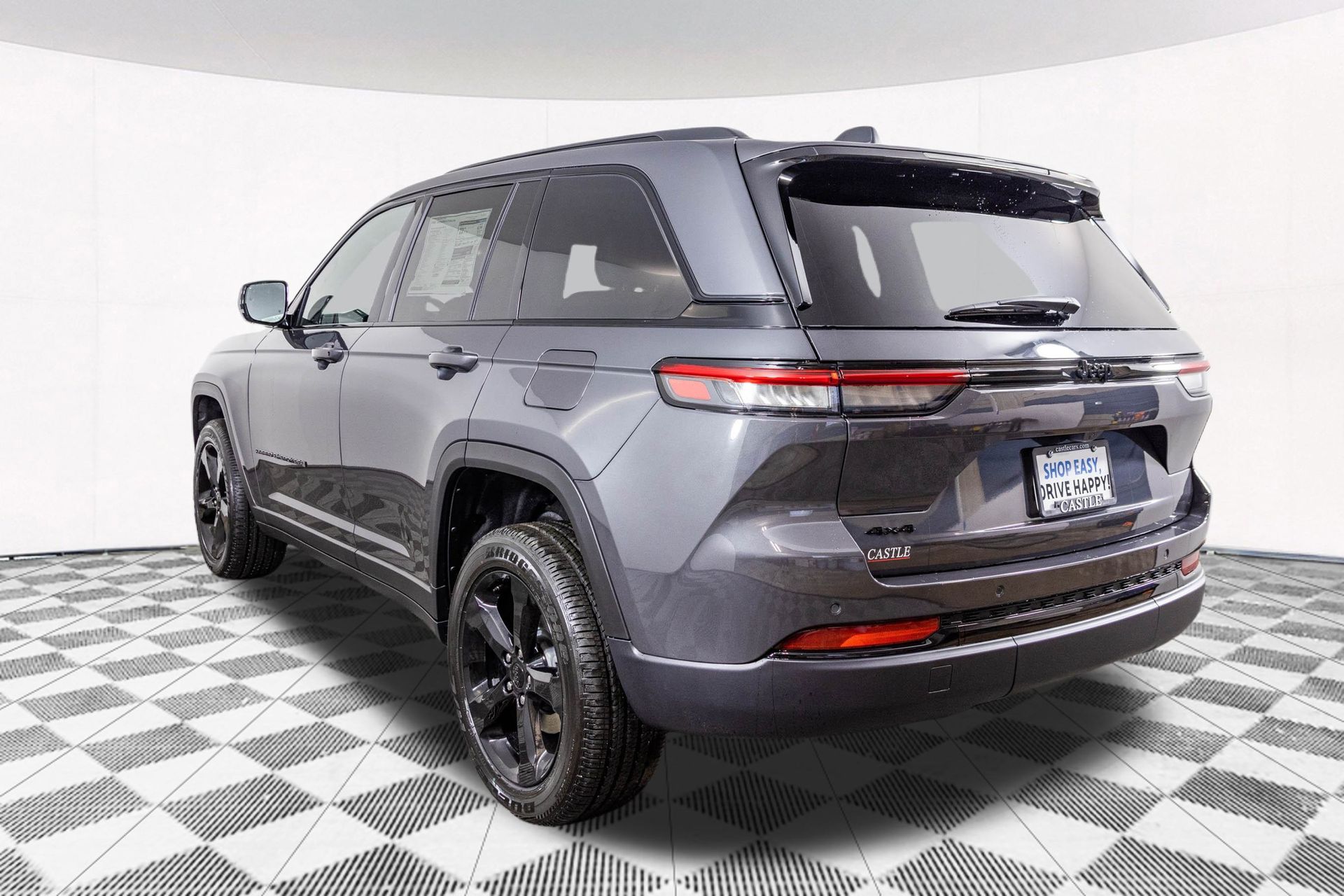 2025 JEEP GRAND CHEROKEE - Image 13