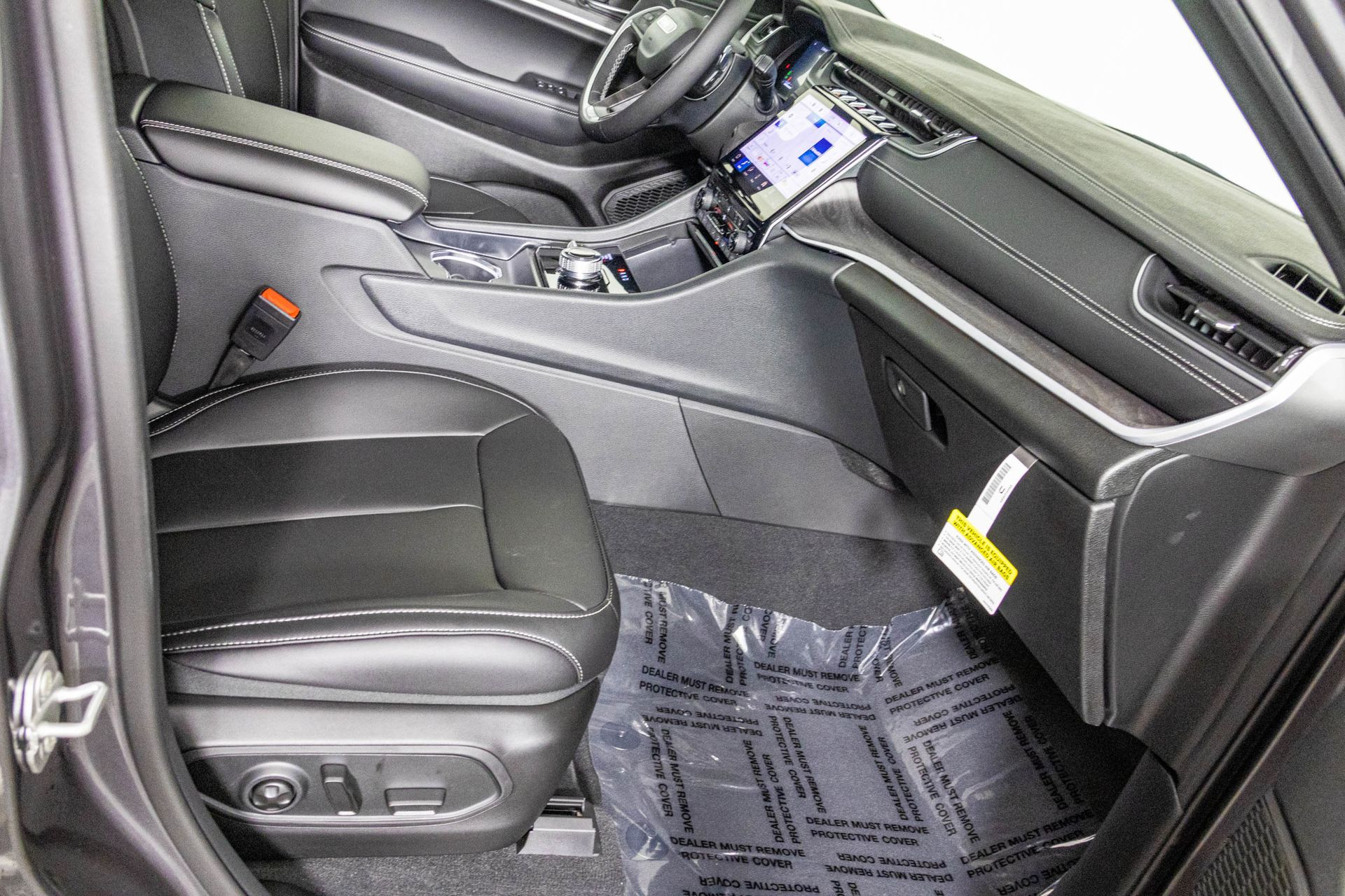 2025 JEEP GRAND CHEROKEE - Image 36