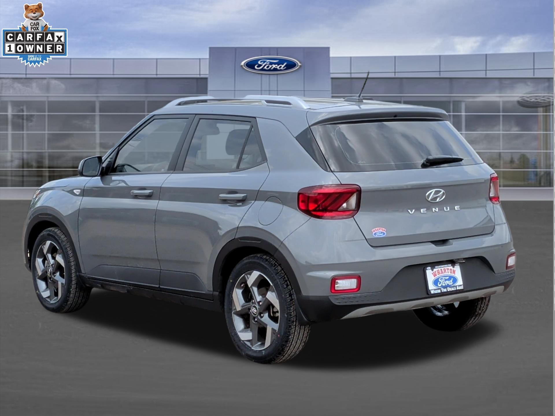 2023 Hyundai Venue SEL - 3