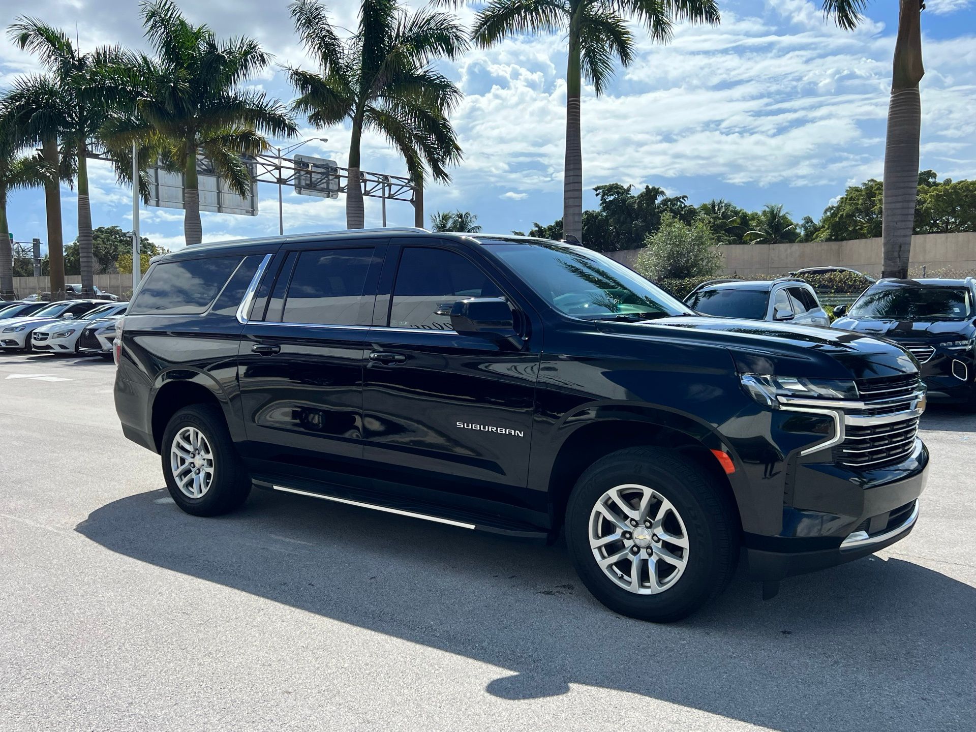 2021 Chevrolet Suburban LT 23