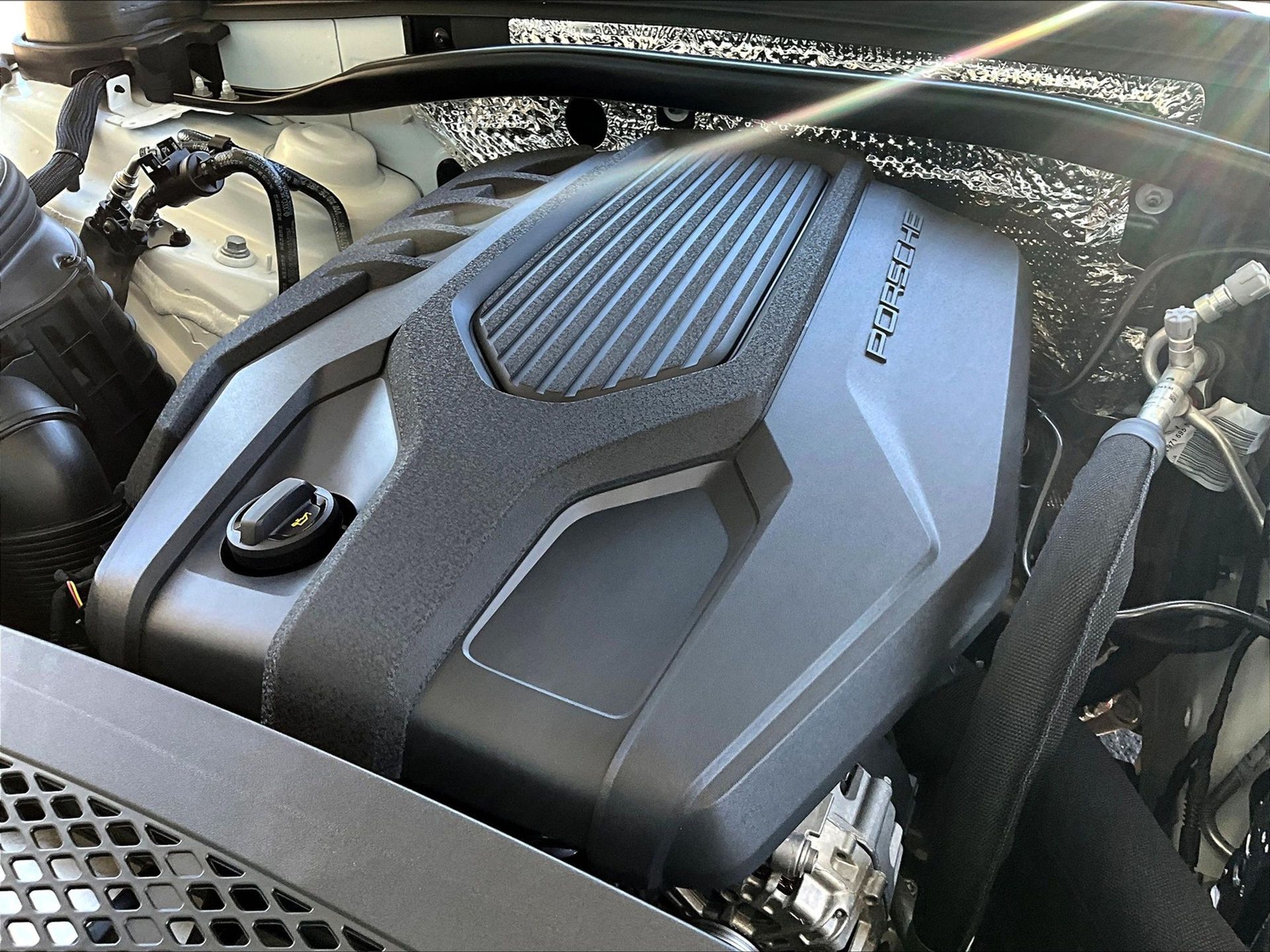 2025 Macan picture #21