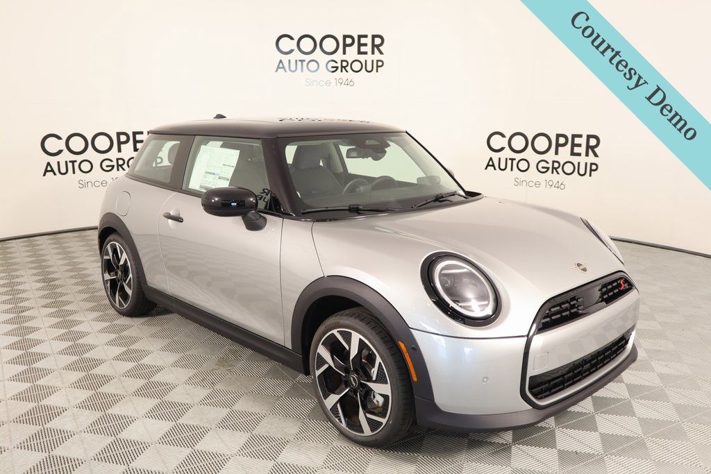 Melting Silver III Metallic 2025 MINI Cooper Hatchback 7-Speed Automatic