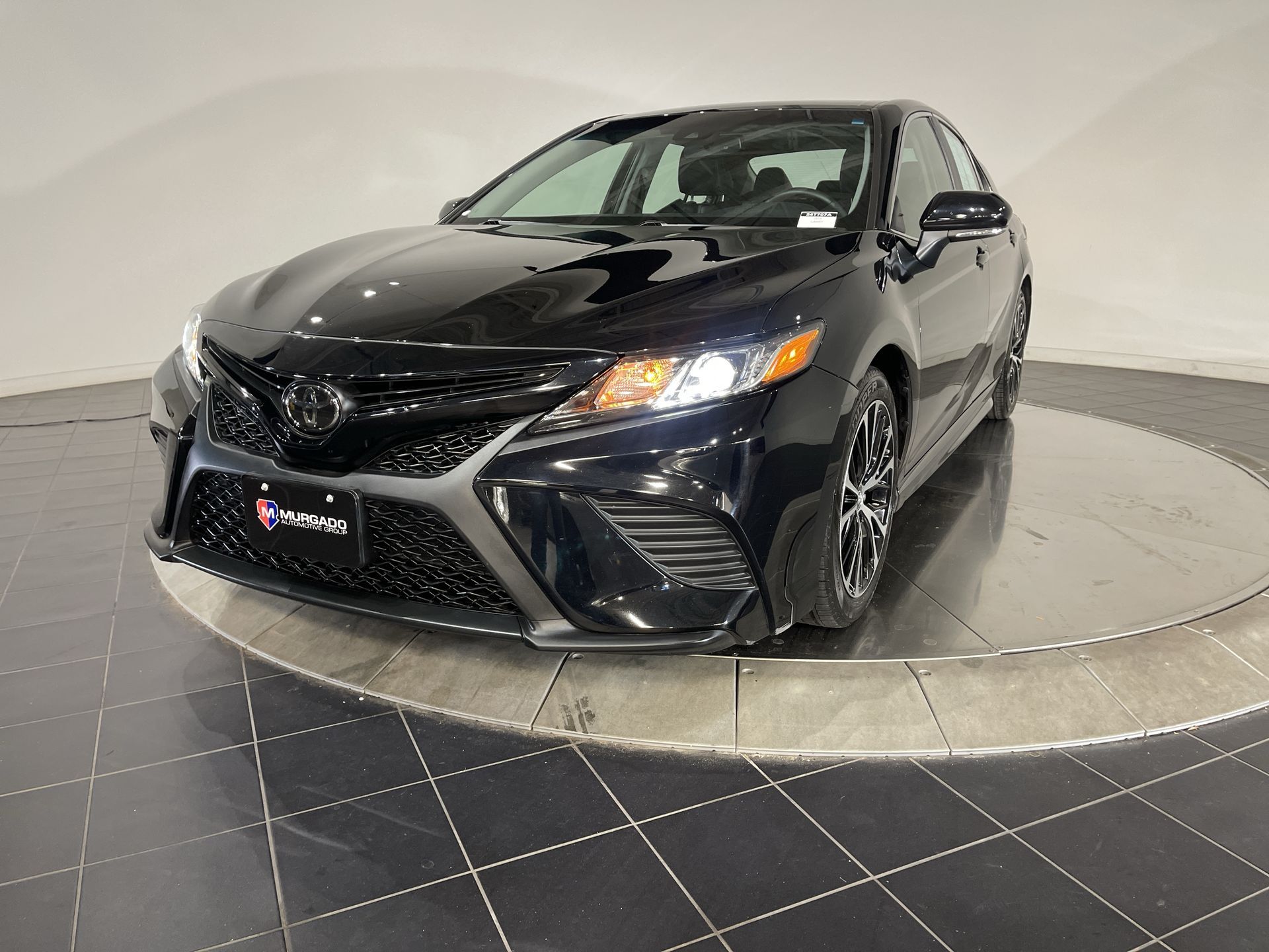 2018 Toyota Camry SE 14