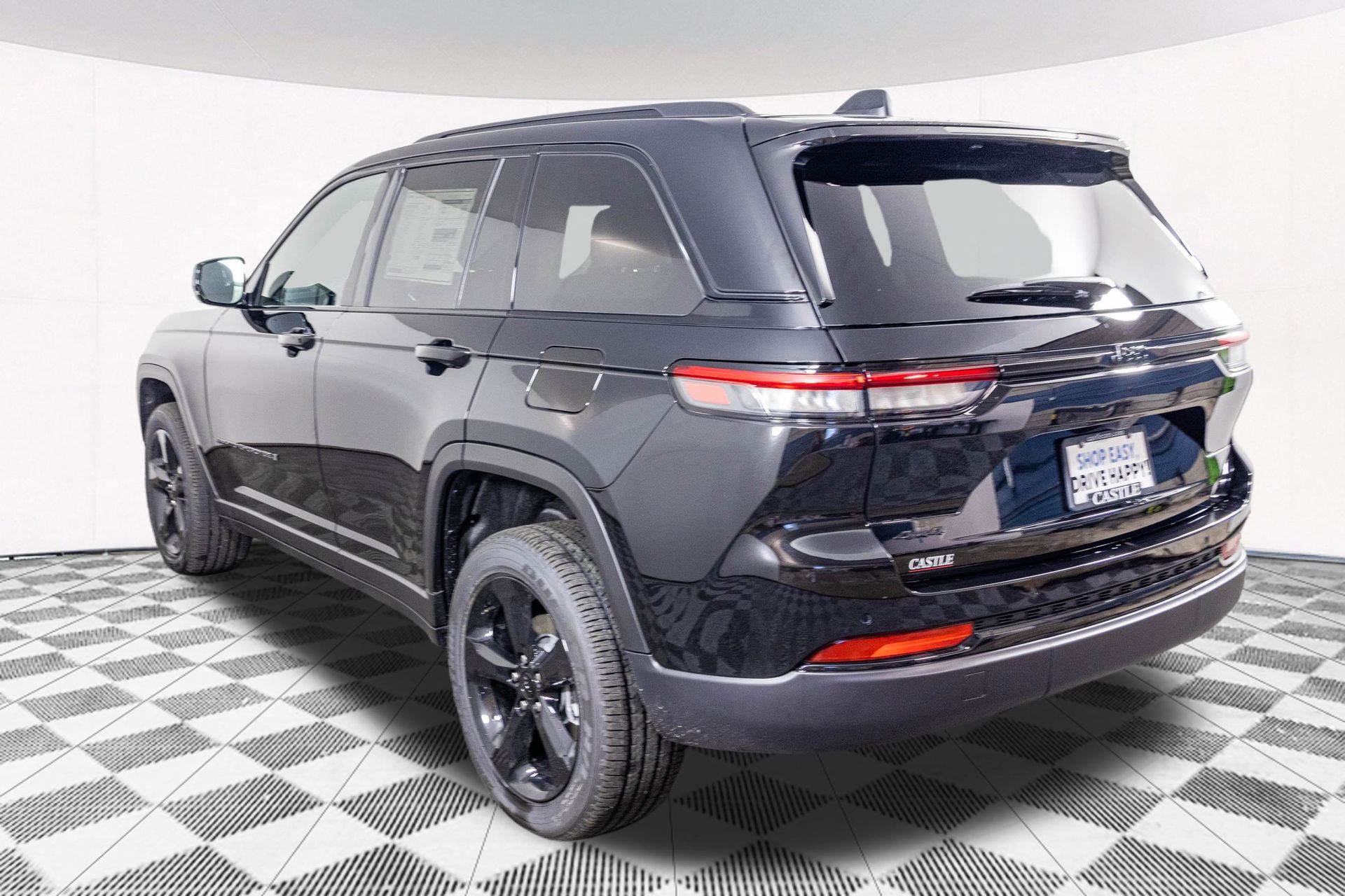 2025 JEEP GRAND CHEROKEE - Image 14