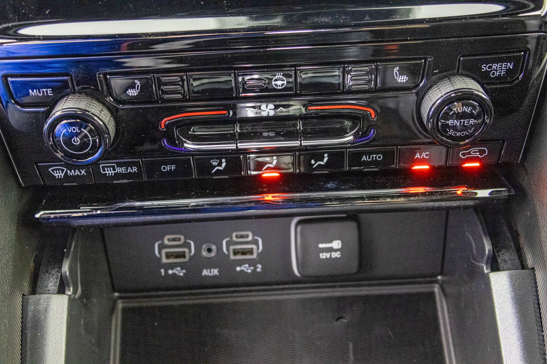 2025 JEEP GRAND CHEROKEE - Image 25