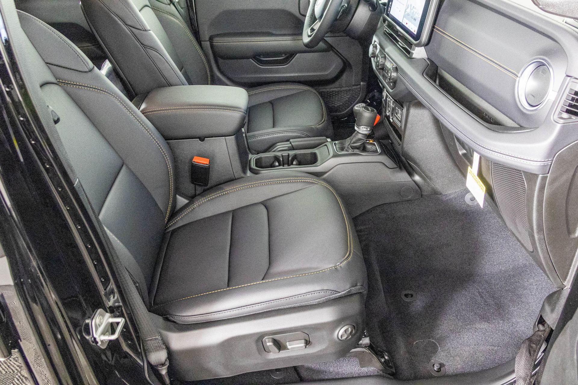 2025 JEEP GLADIATOR - Image 35