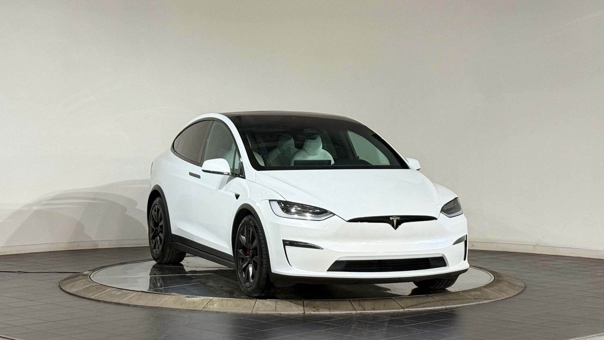 Used 2023 Tesla Model X Plaid with VIN 7SAXCBE69PF389069 for sale in Chicago, IL