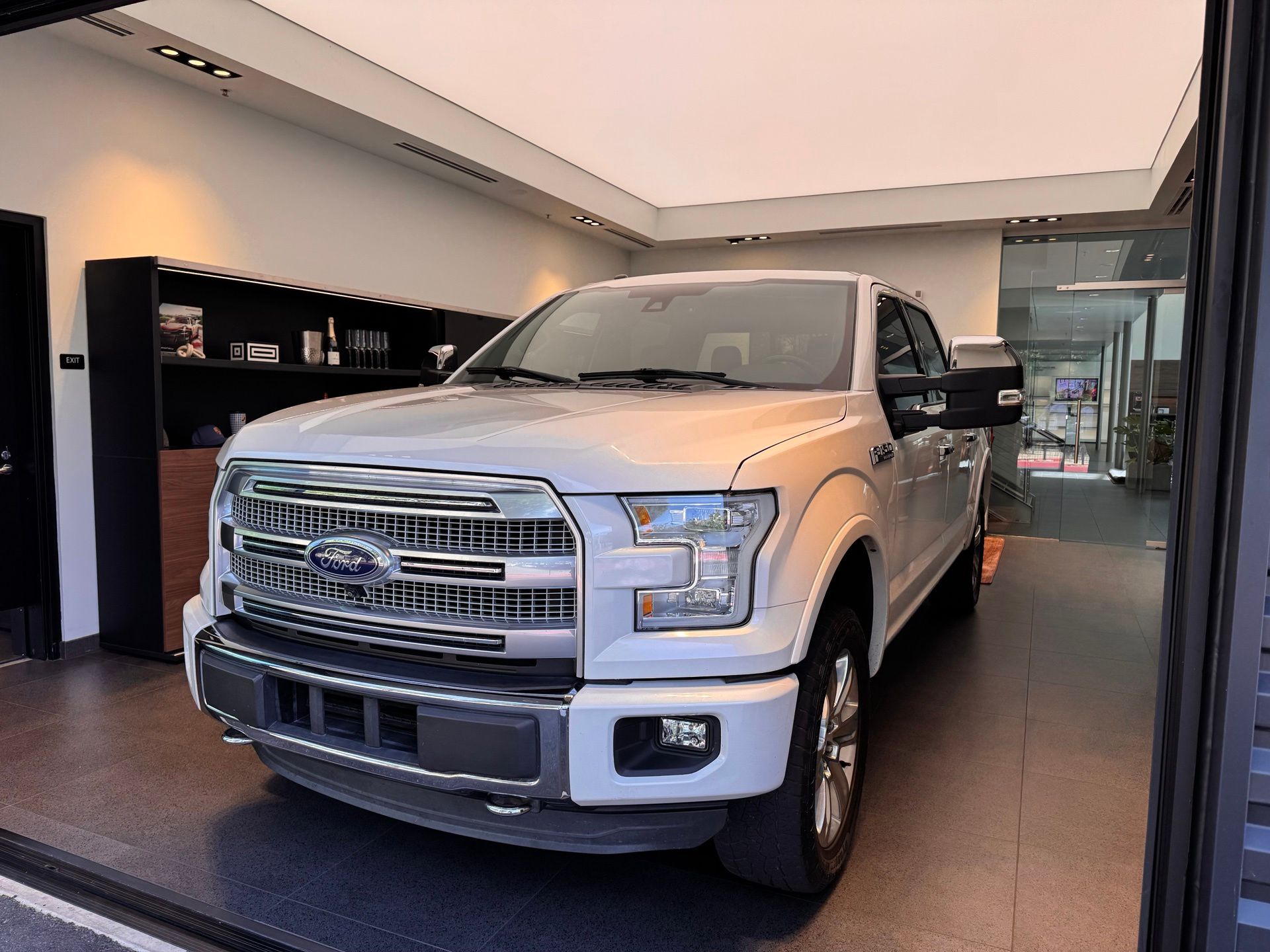White Platinum Clearcoat Metallic 2015 Ford F-150 Pickup Truck Four-Wheel Drive 6-Speed Automatic