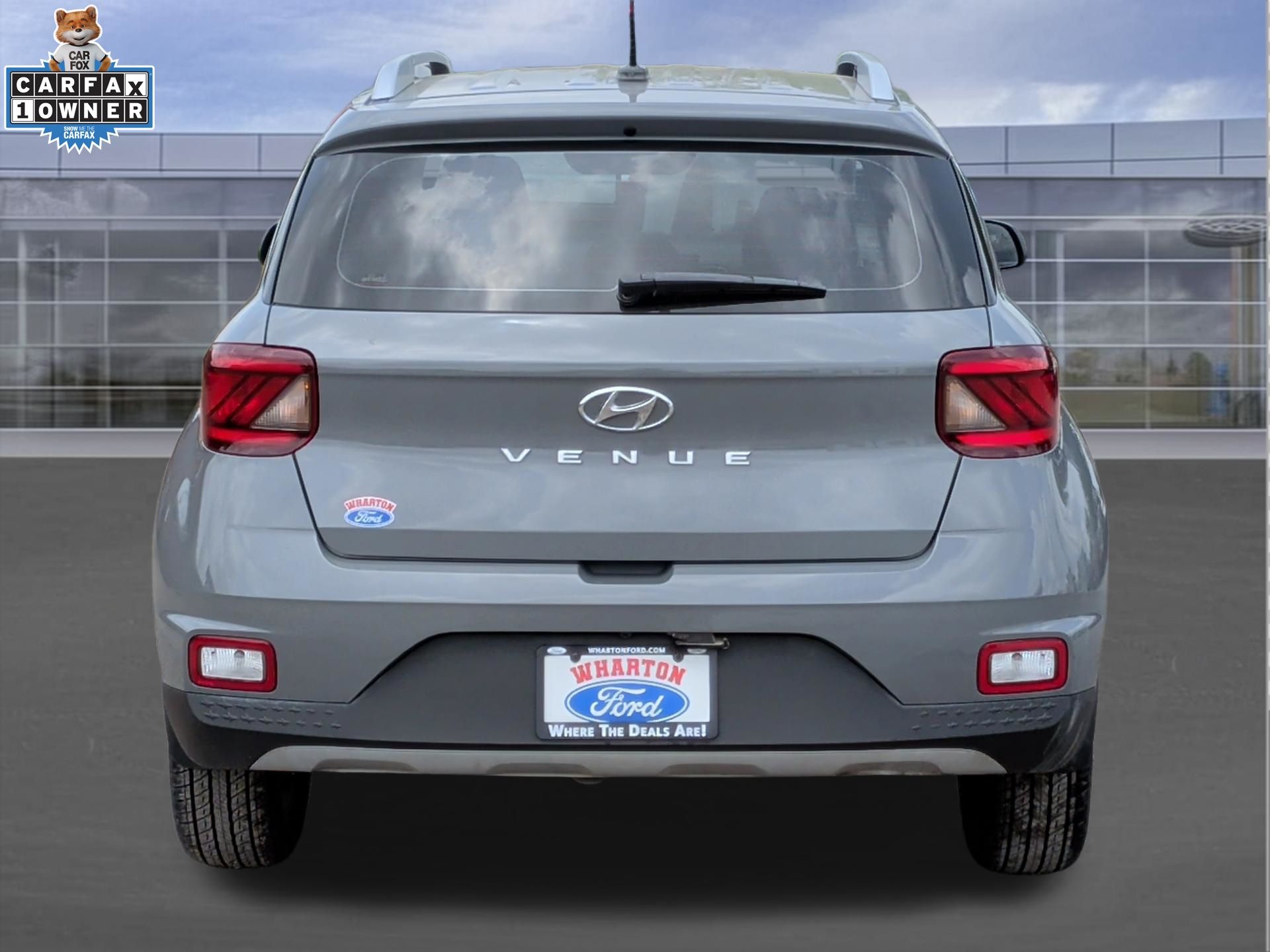 2023 Hyundai Venue SEL - 4