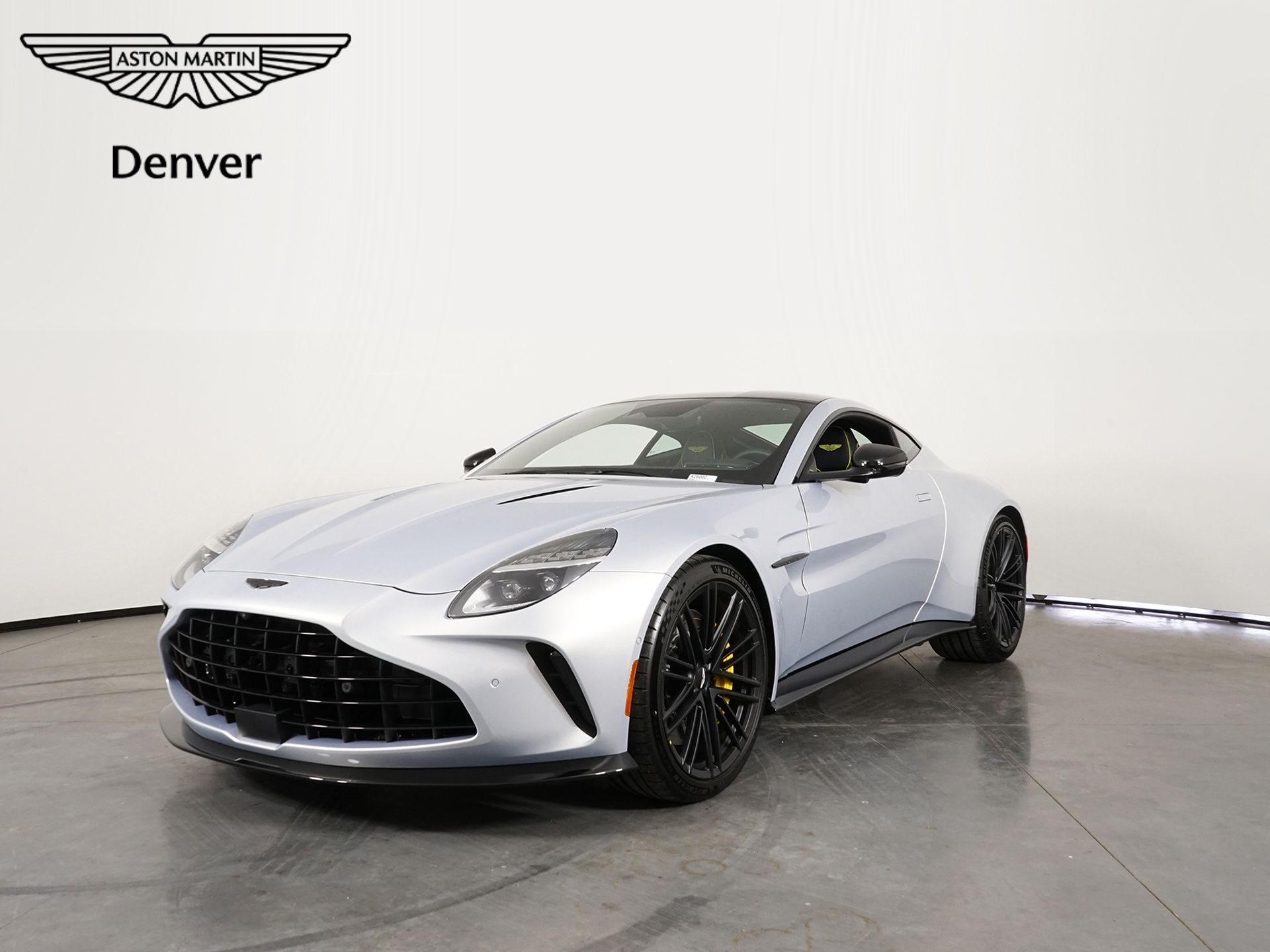 2026 Aston Martin Vantage Base's photo