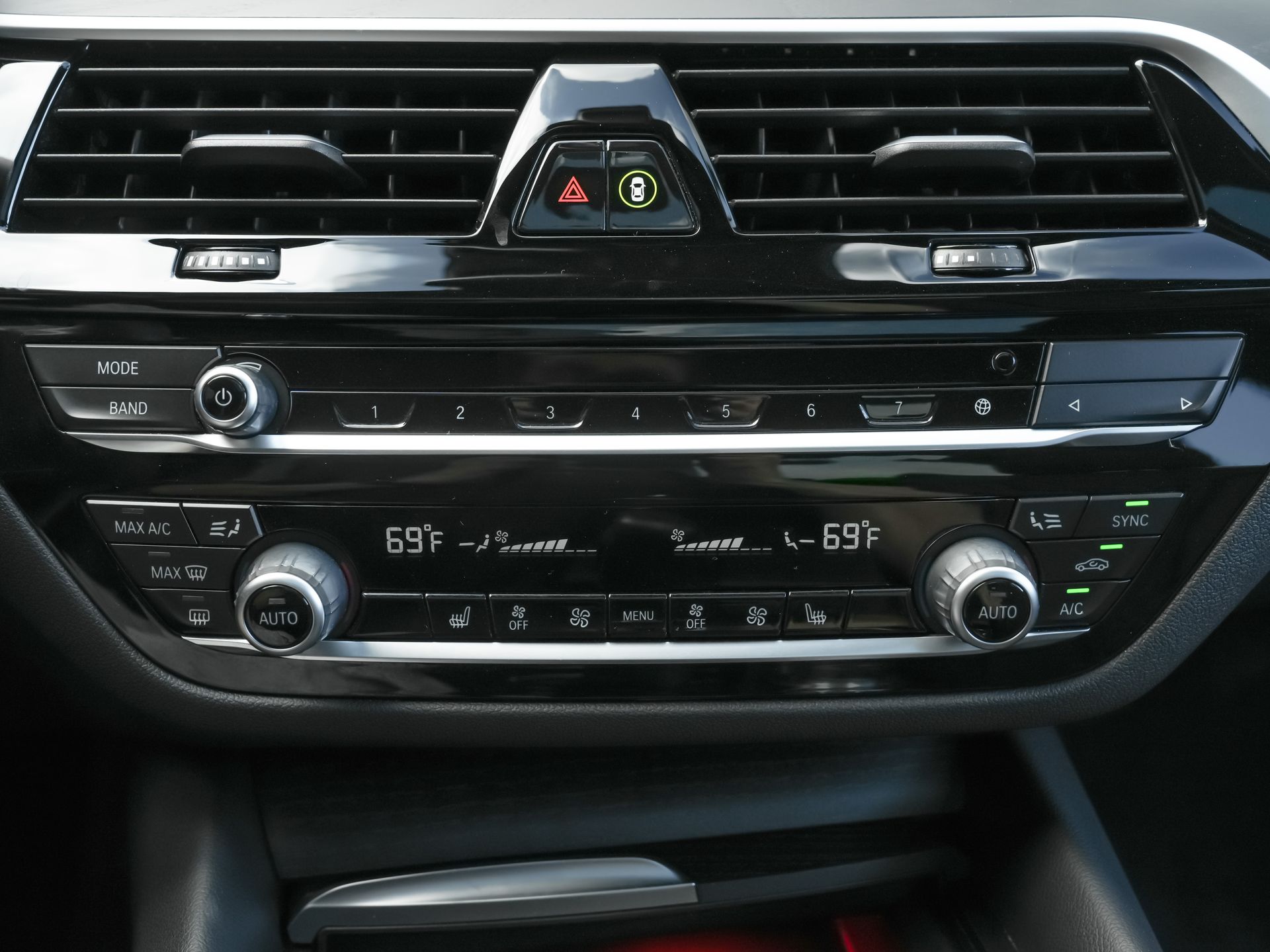 2023 BMW 5 Series 540i - Photo 16