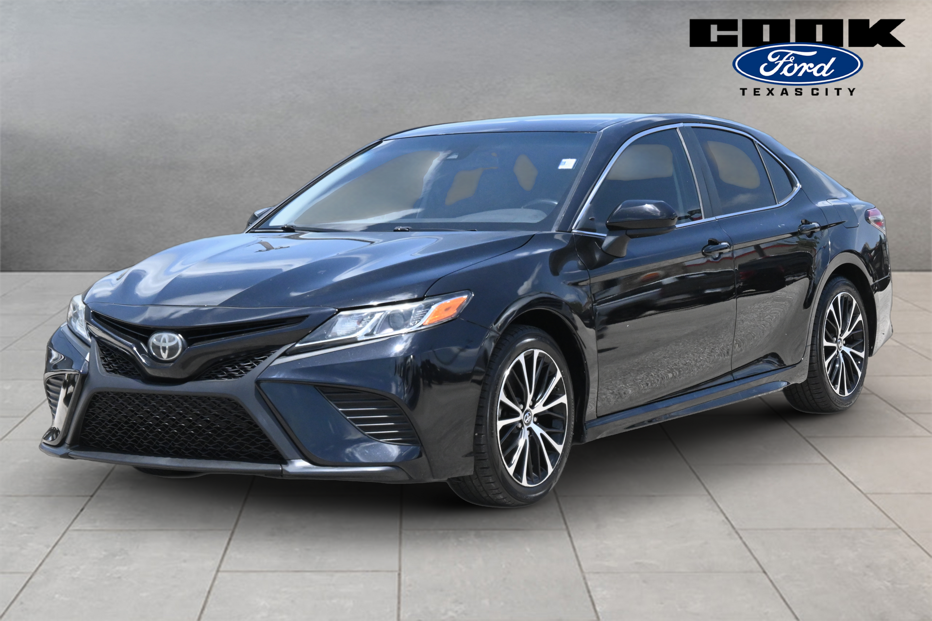 2019 Toyota Camry SE - 0