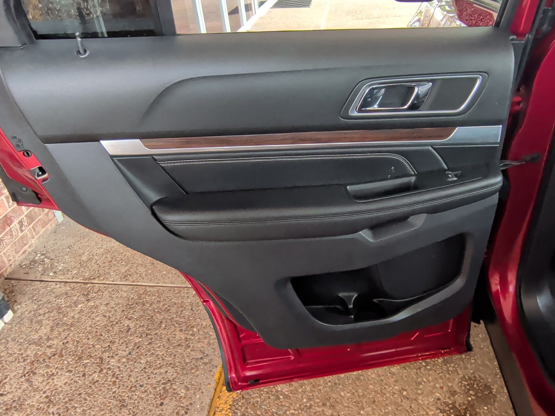 2019 Ford Explorer Limited Red at Autostrade