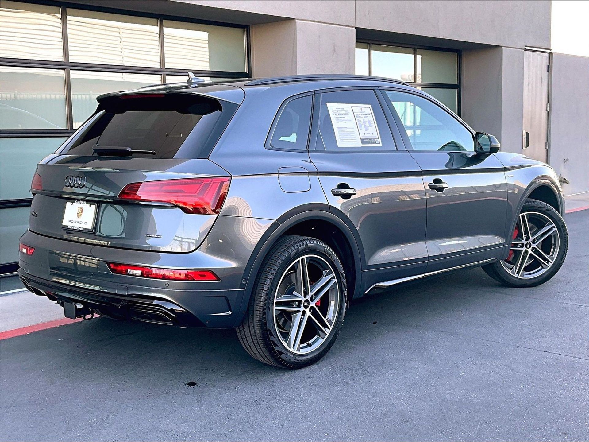 View vehicle photo 7