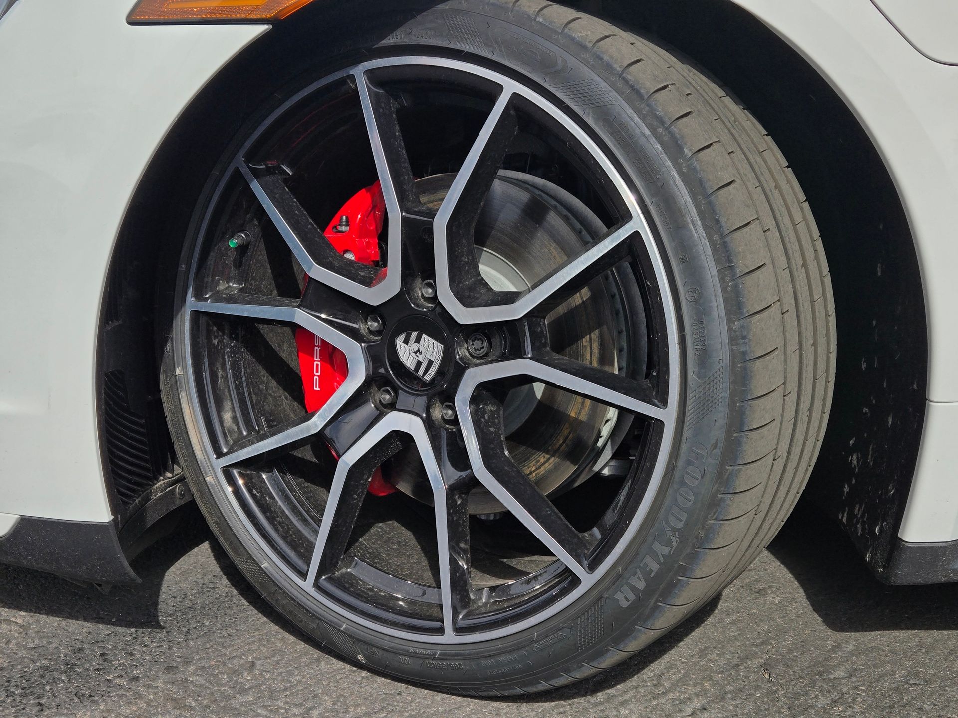 2025 Taycan 4S picture #9