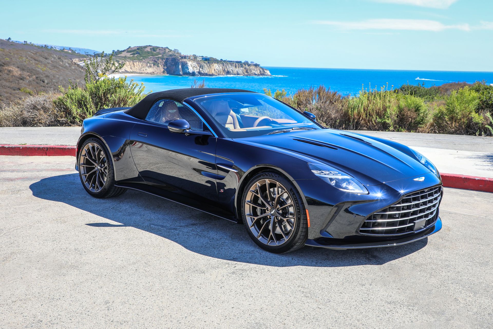 Aston Martin 2026 Vantage Roadster S