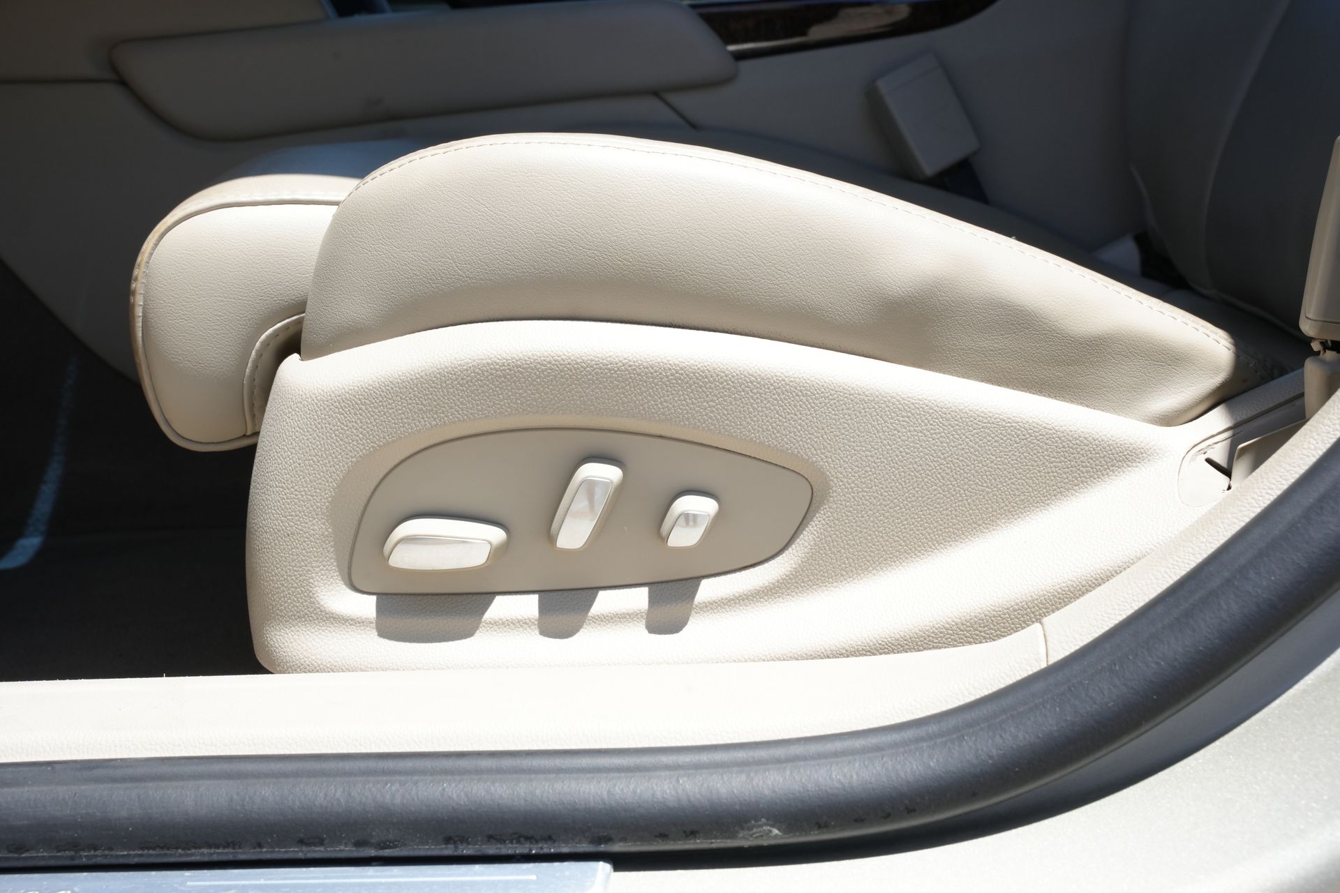 2013 Cadillac XTS Luxury Silver at Emmons Autoplex