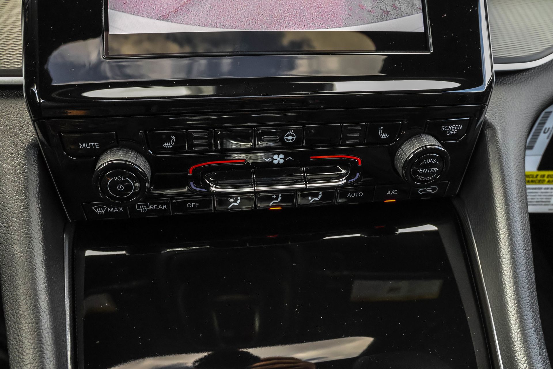 2025 JEEP GRAND CHEROKEE - Image 19