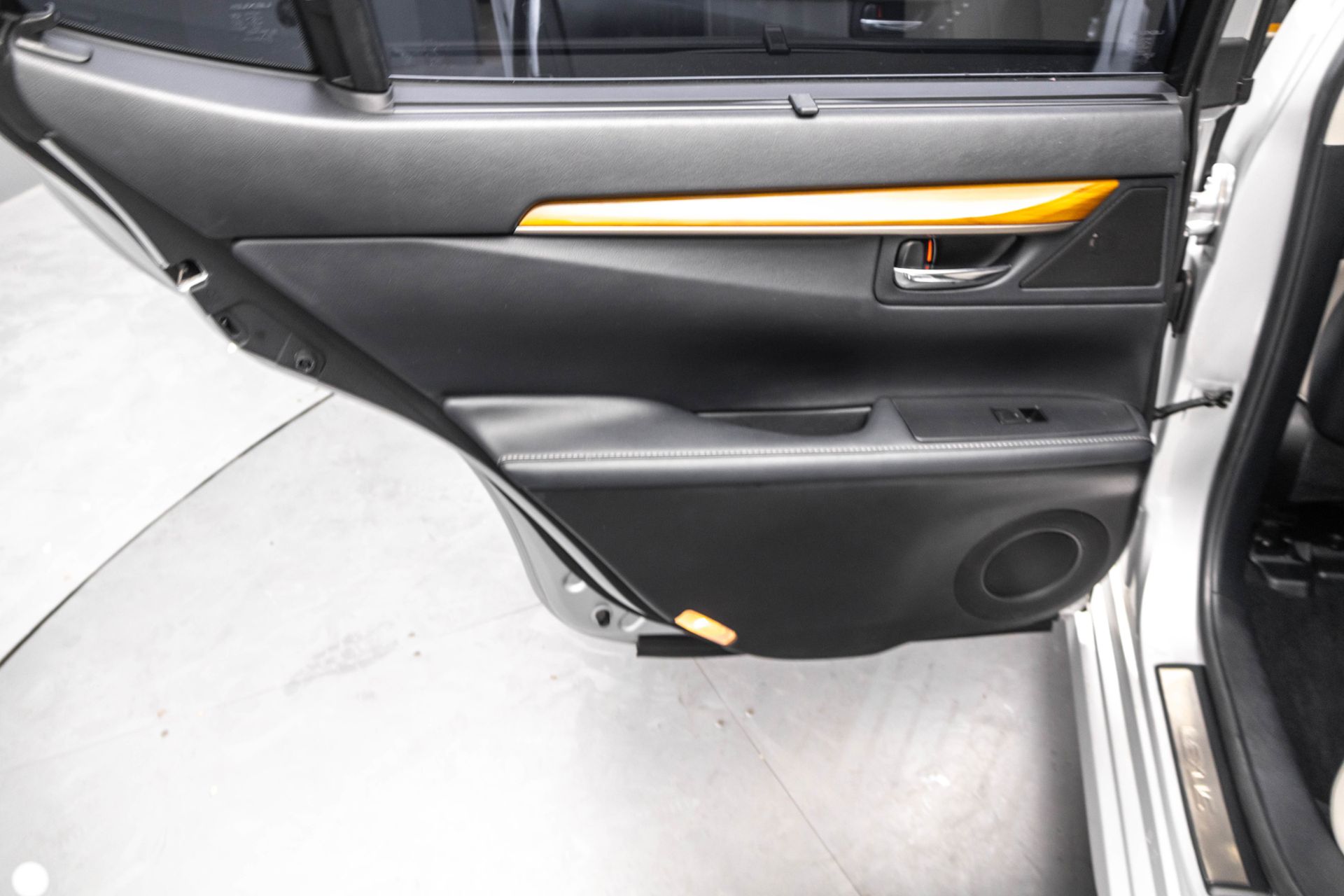 2014 LEXUS ES - Image 30