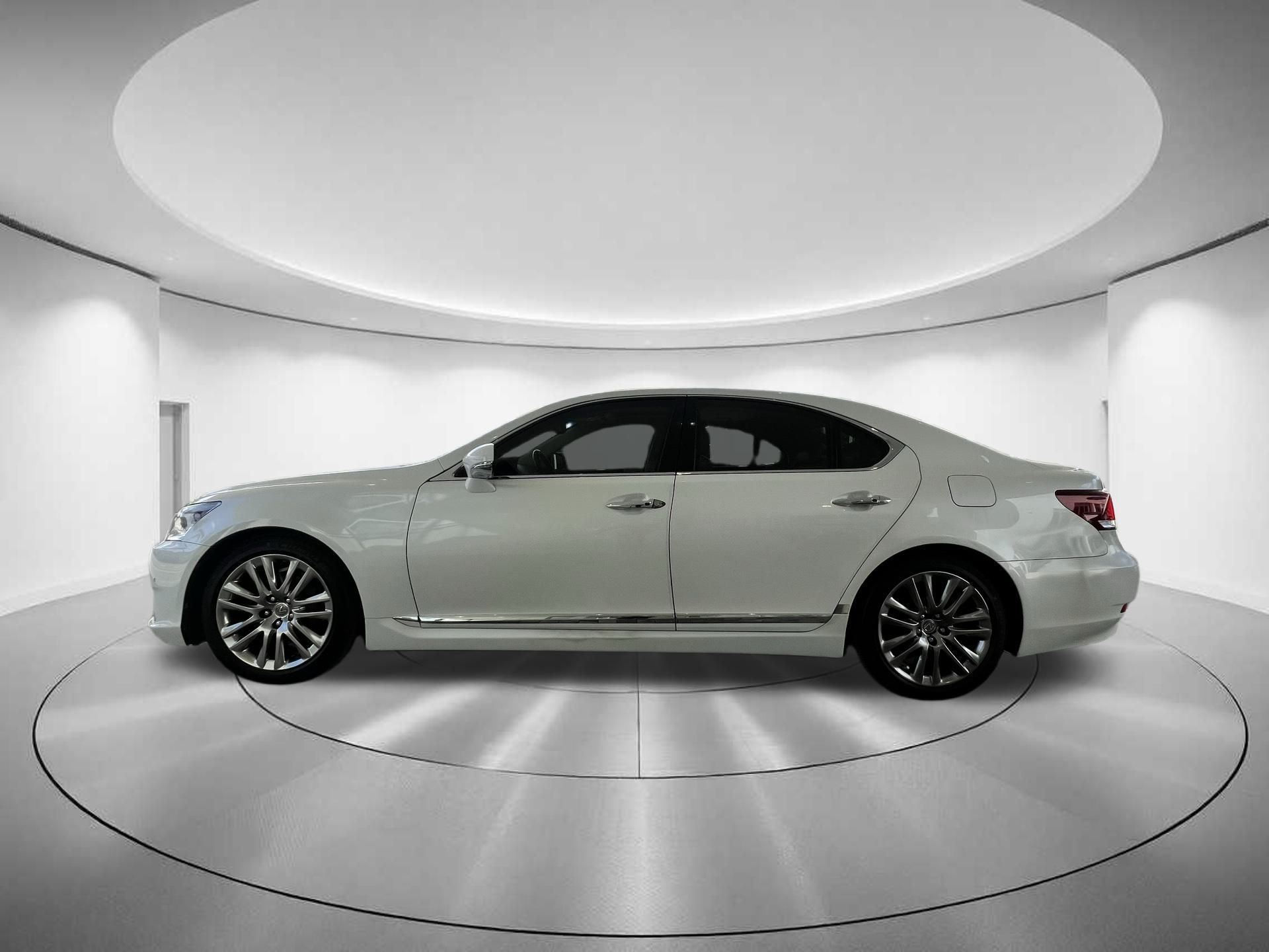 2015 Lexus LS 460 28