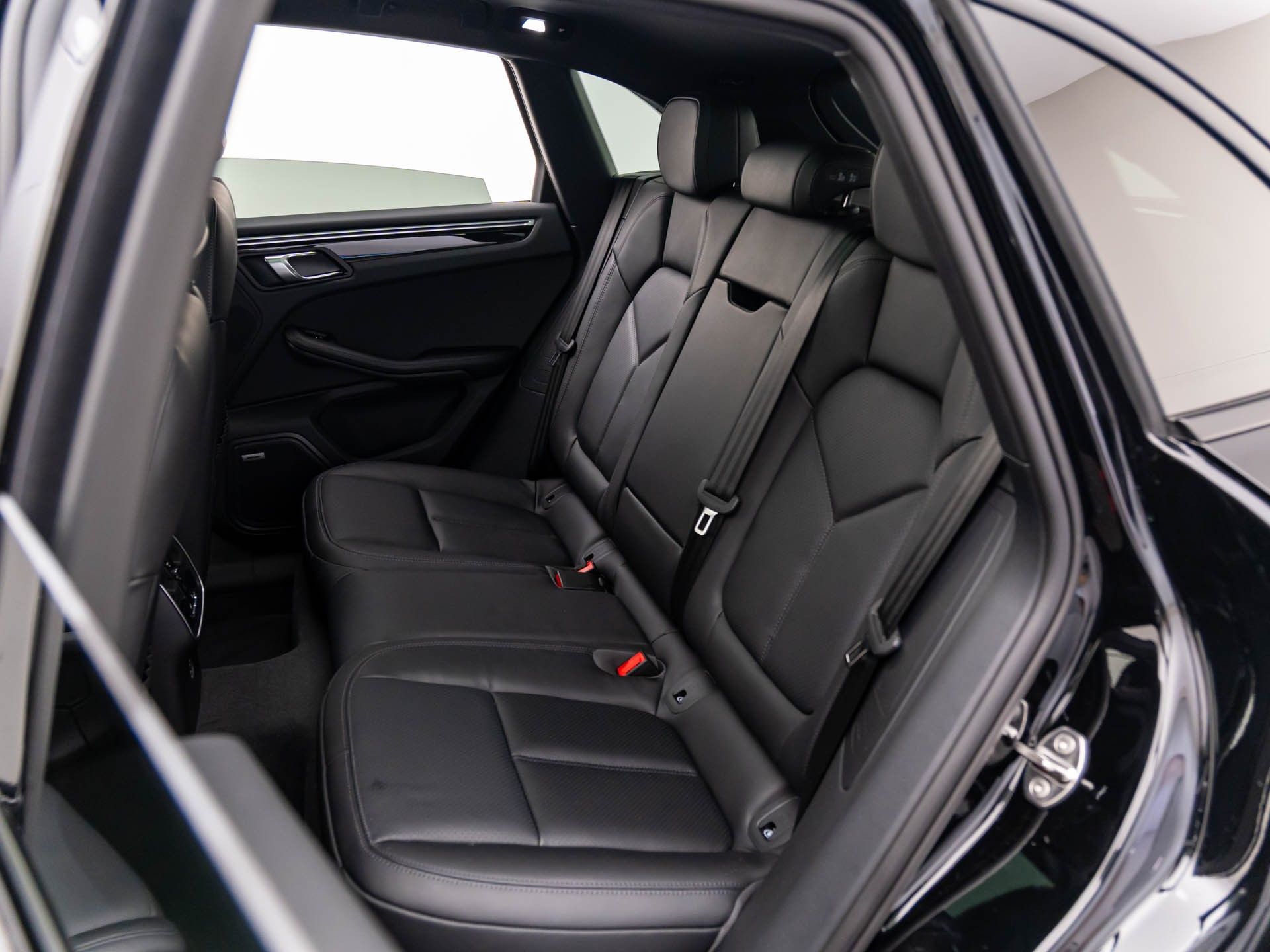 2024 Porsche Macan  photo