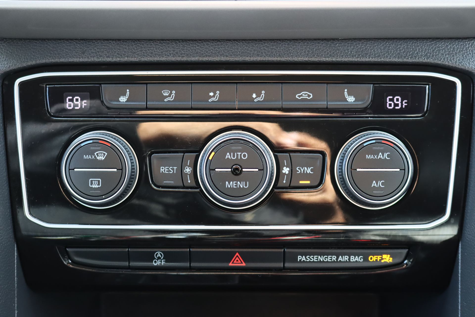 2021 Volkswagen Atlas SEL photo
