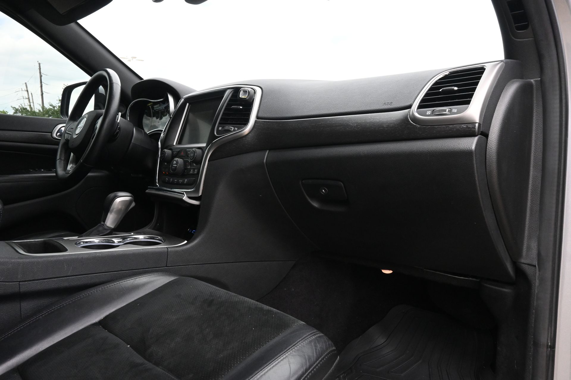 2017 Jeep Grand Cherokee Altitude Silver at DeMontrond Auto Country