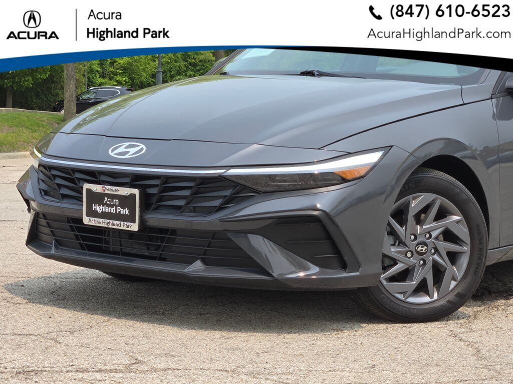 Used 2024 Hyundai Elantra Blue with VIN KMHLM4DJ4RU106299 for sale in Highland Park, IL