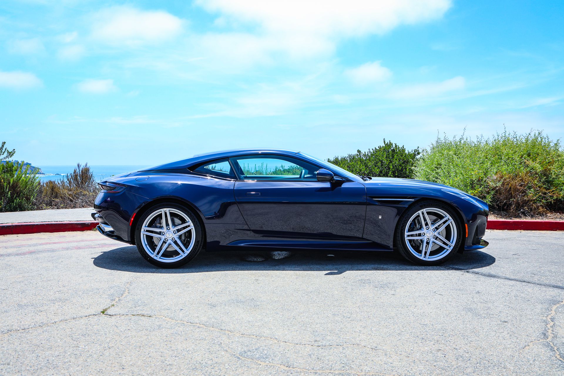 Aston Martin 2026 DB12