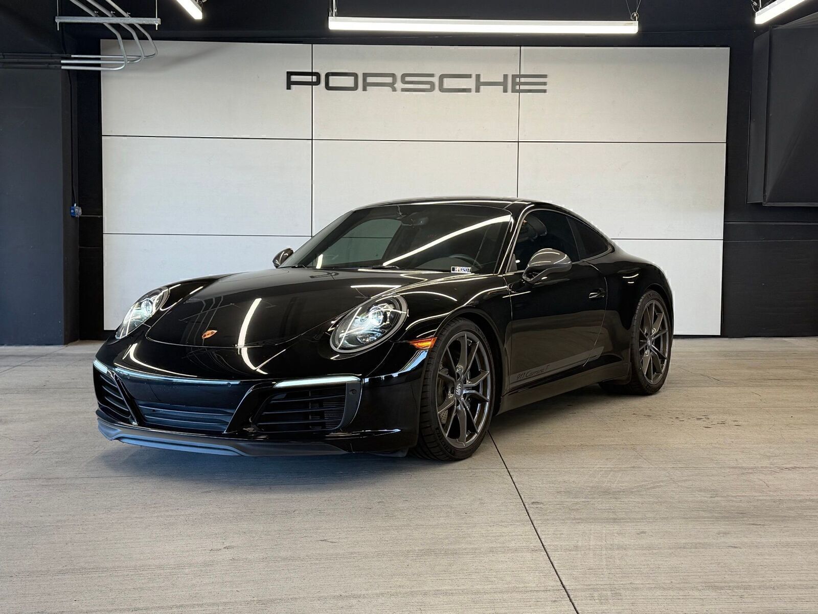 Black 2018 Porsche 911 Coupe Rear-Wheel Drive 7-Speed Manual