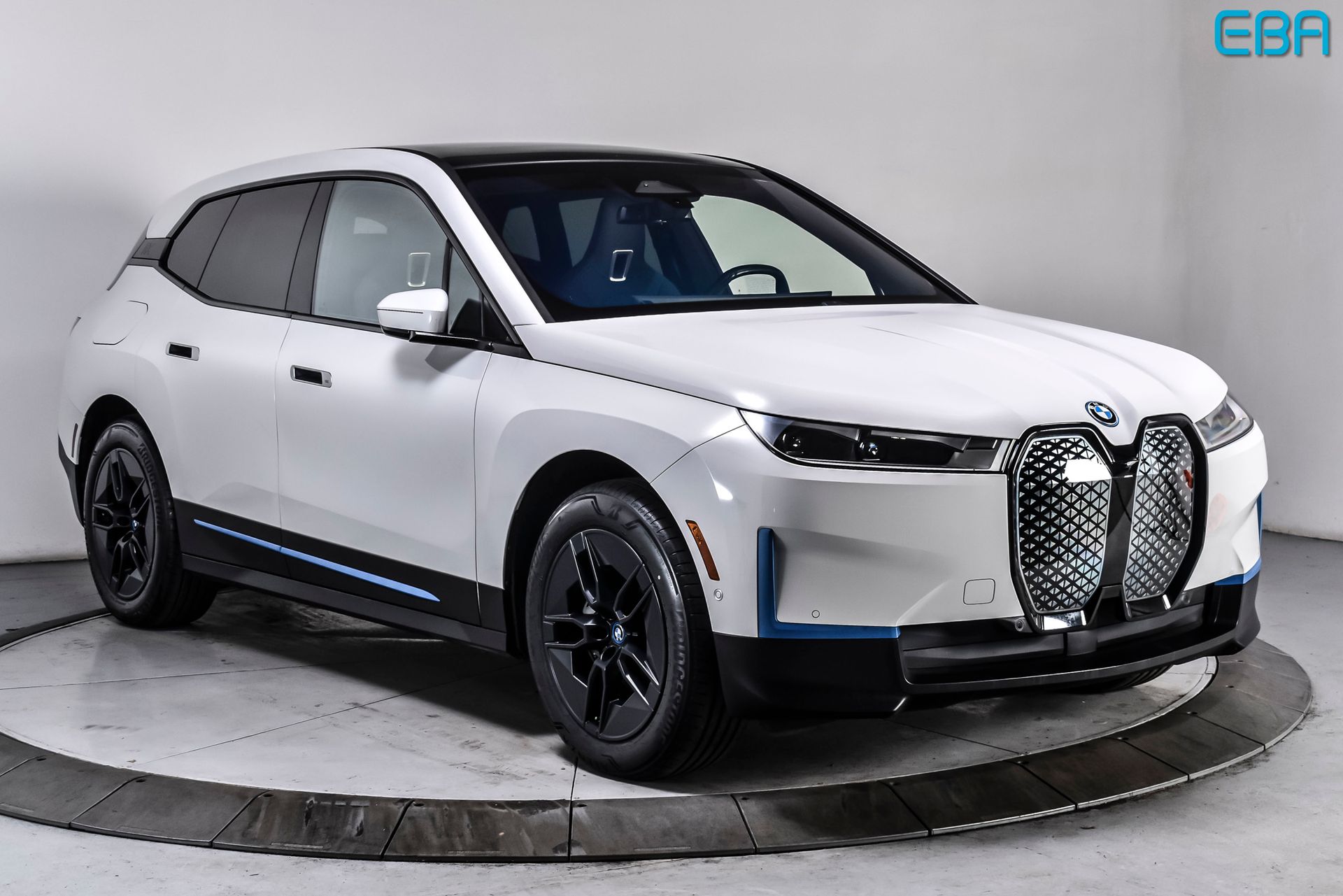 2023 BMW iX xDrive50's photo