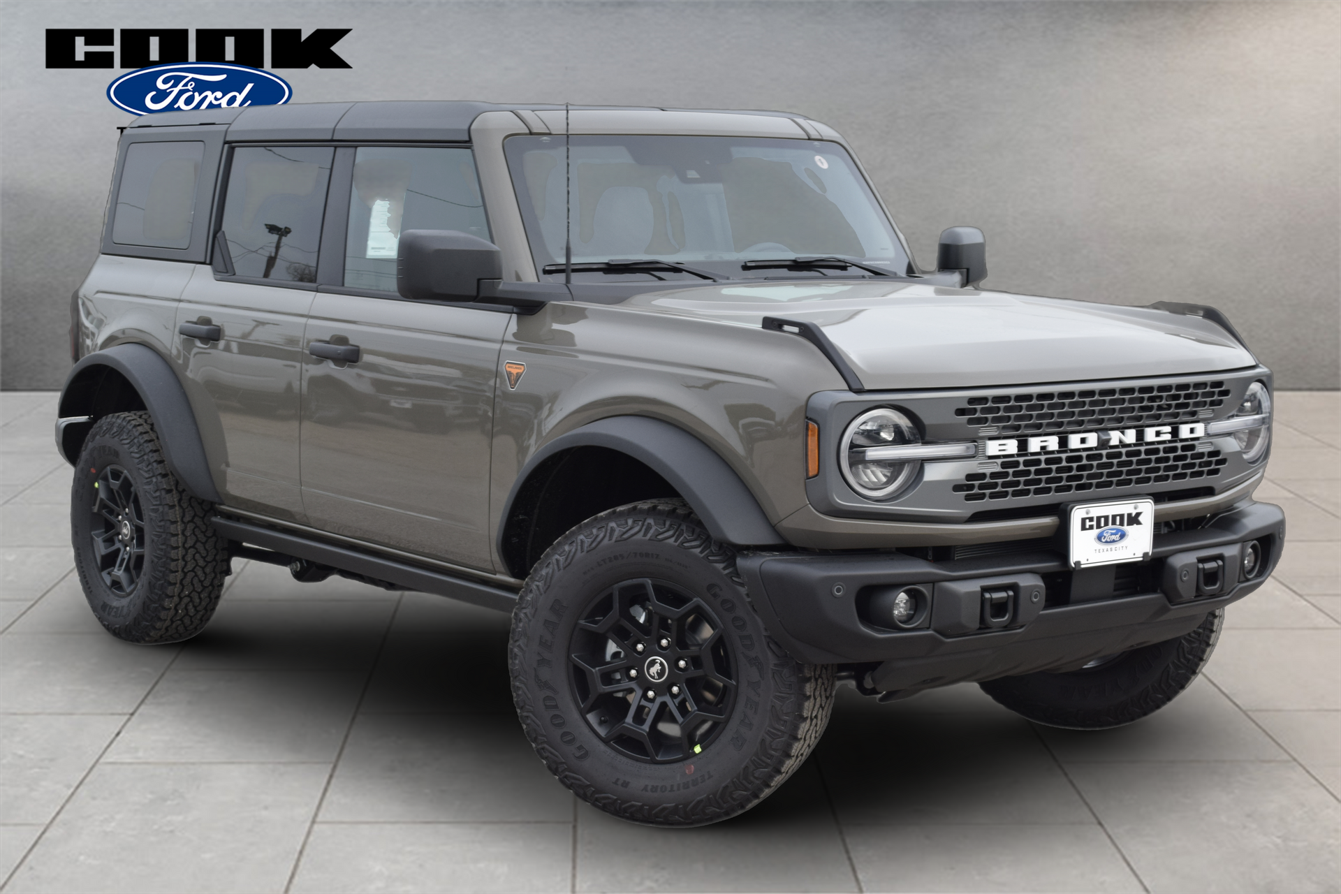 2026 Ford Bronco Badlands Gray at Cook Ford