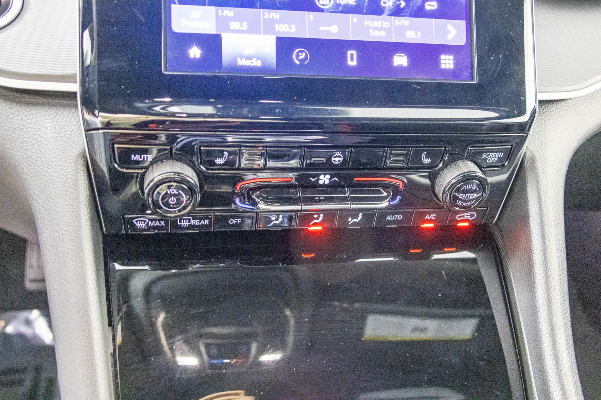 2025 JEEP GRAND CHEROKEE L - Image 23