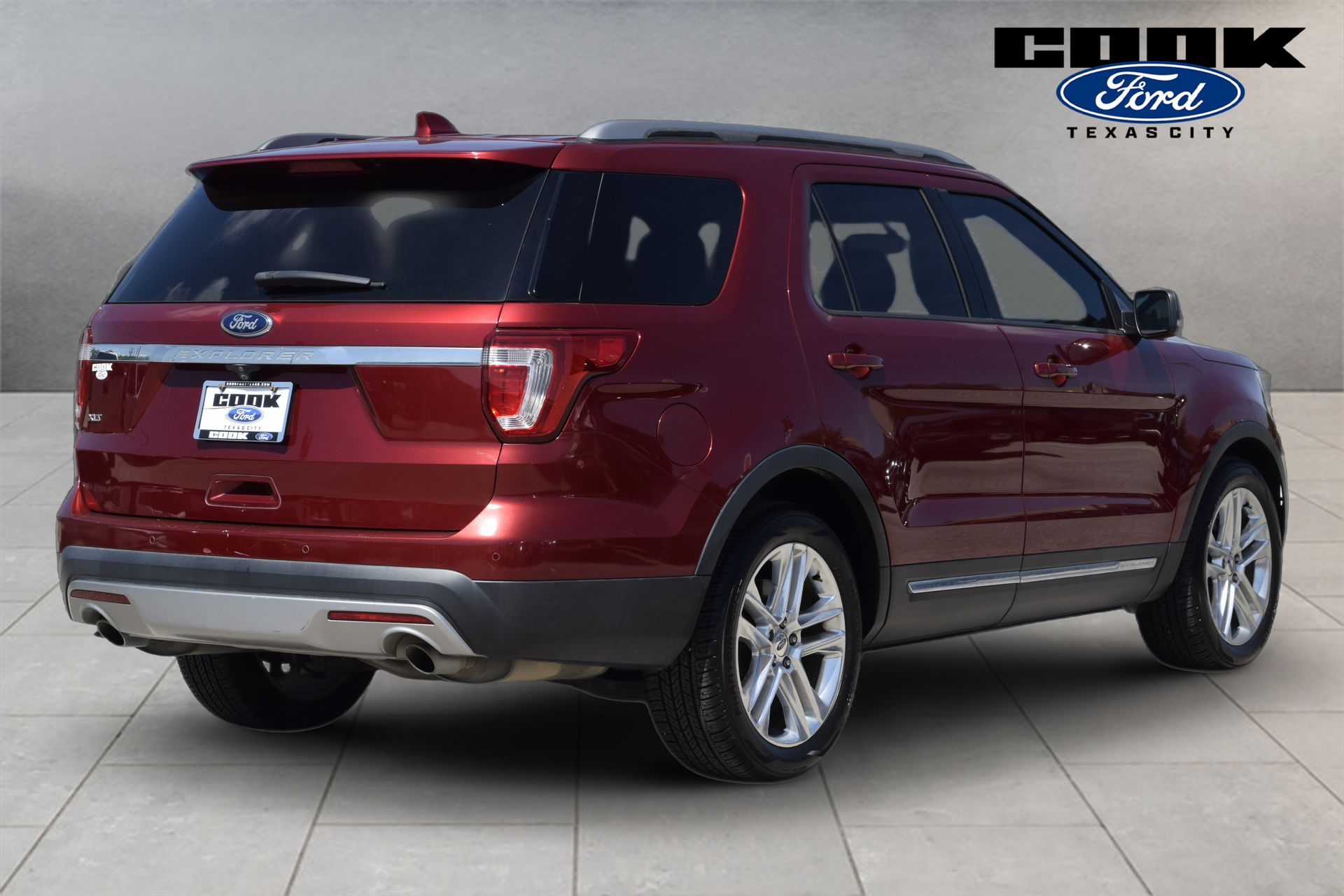2017 Ford Explorer XLT Red at Autostrade