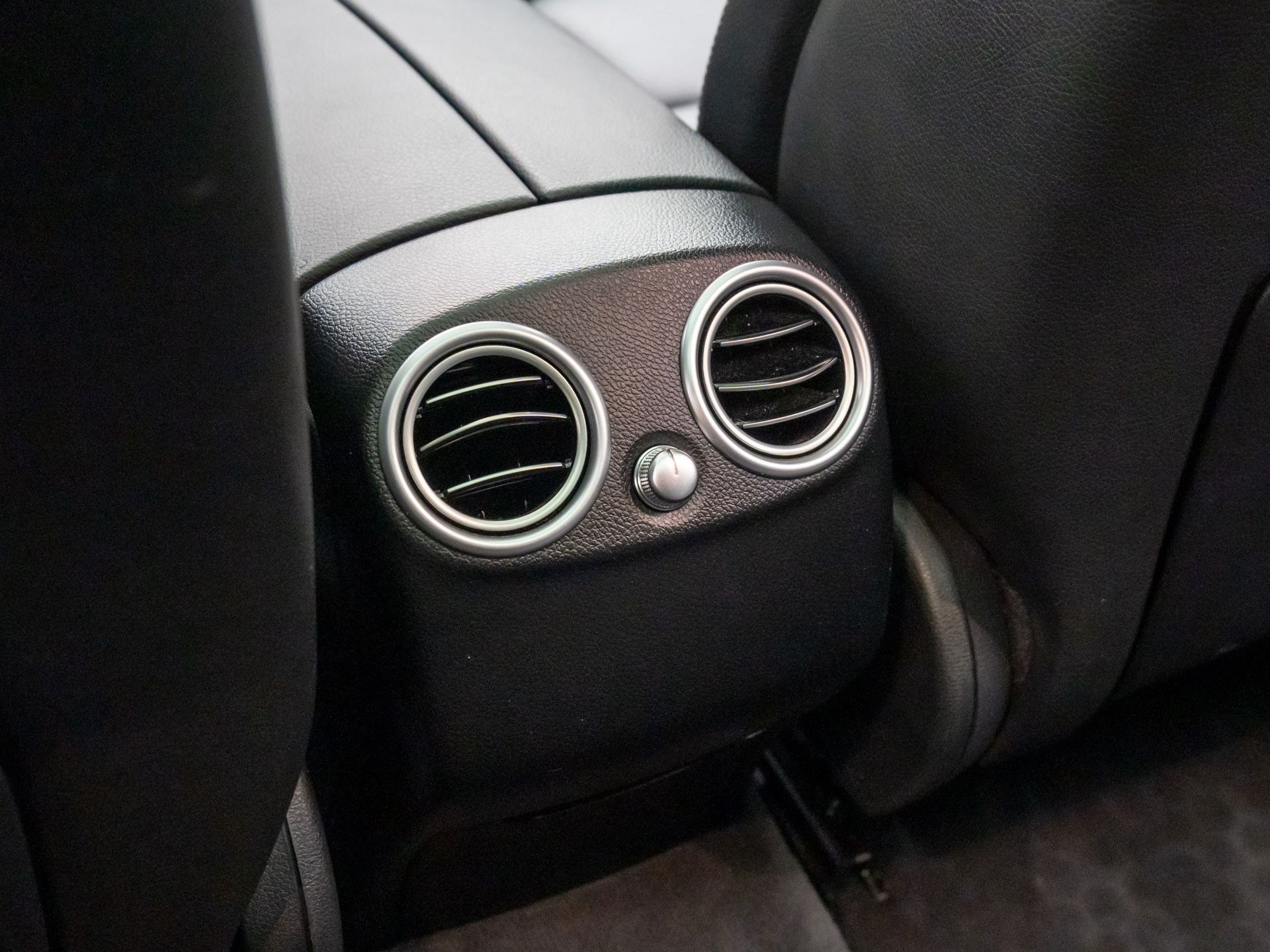 2021 Mercedes-Benz GLC GLC 300 photo