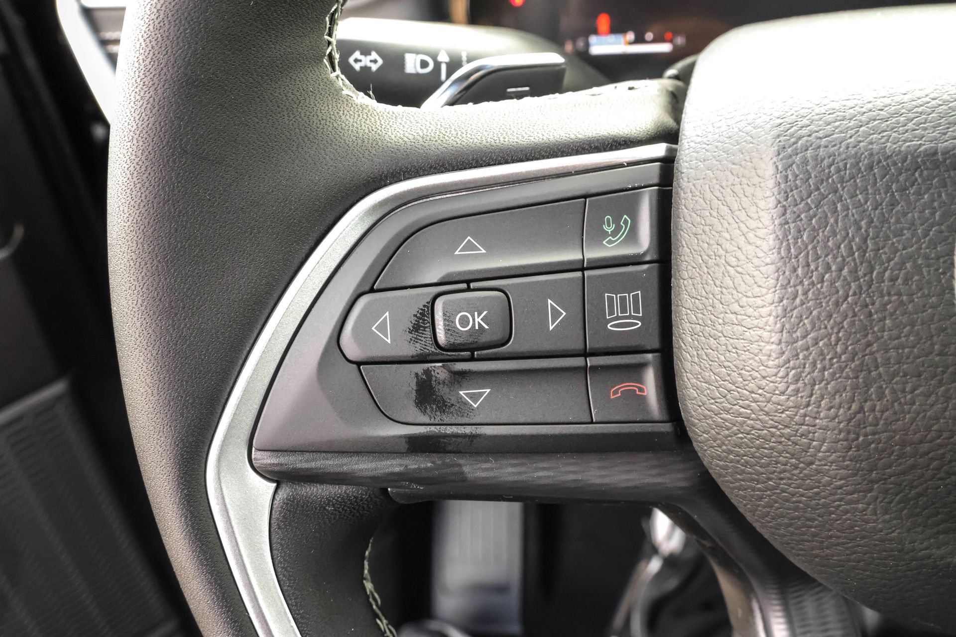 2025 JEEP GRAND CHEROKEE - Image 24