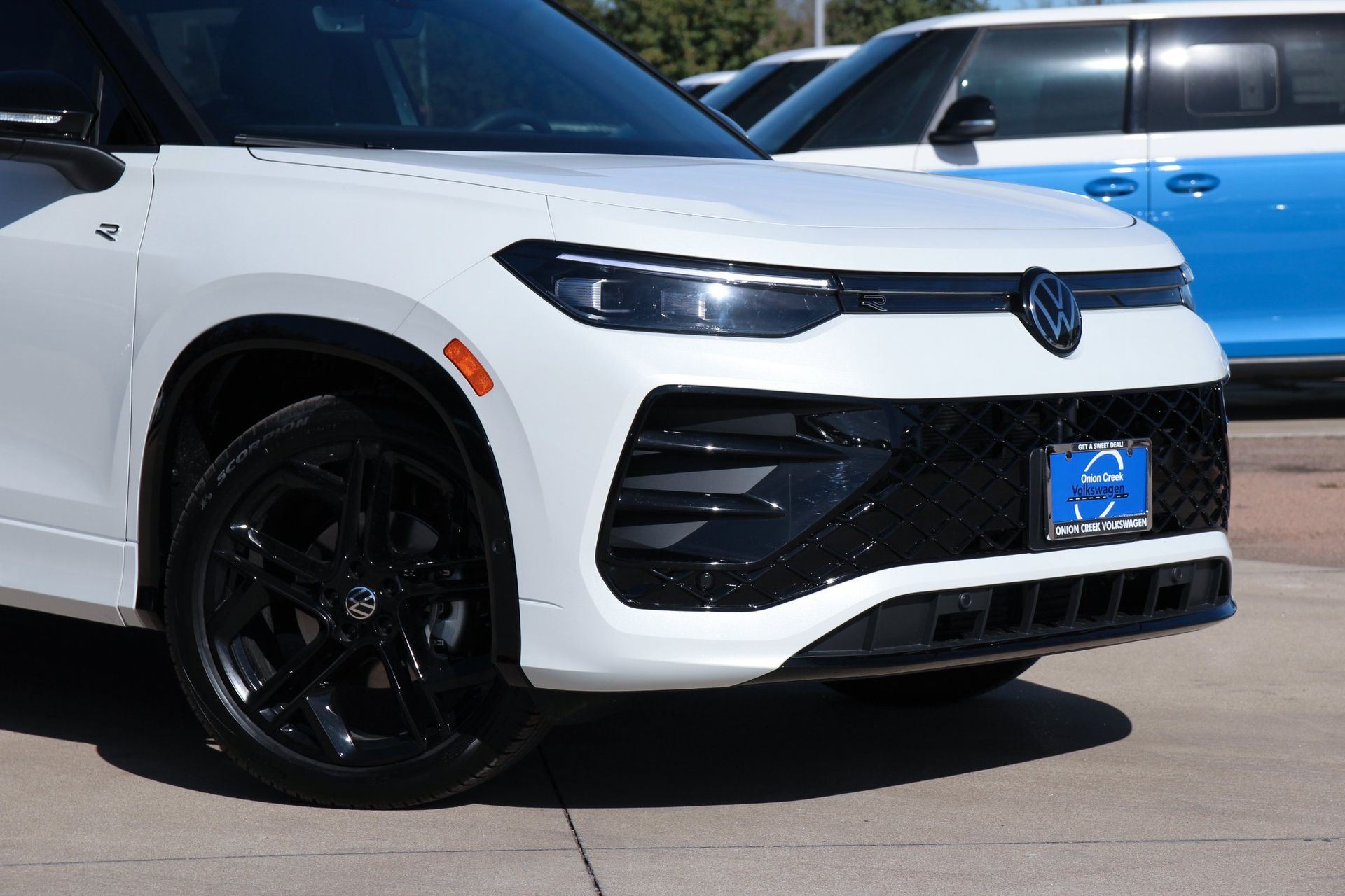 View vehicle photo 2