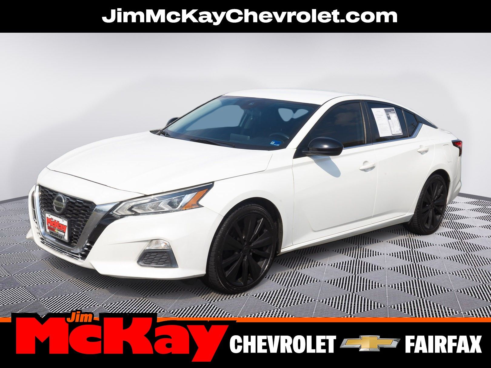 Glacier White 2020 Nissan Altima Sedan Front-Wheel Drive Continuously Variable Transmission