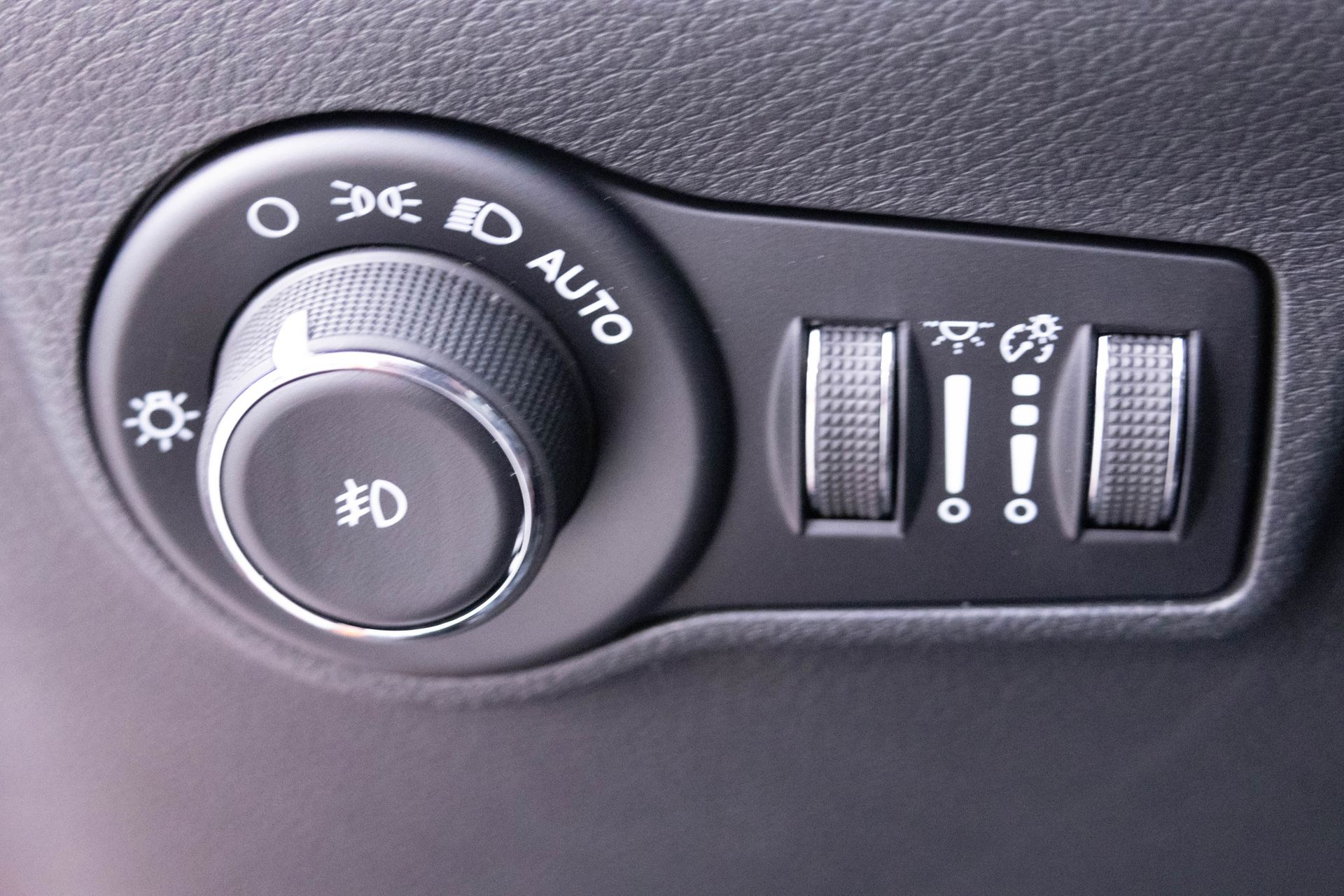 2026 JEEP COMPASS - Image 18