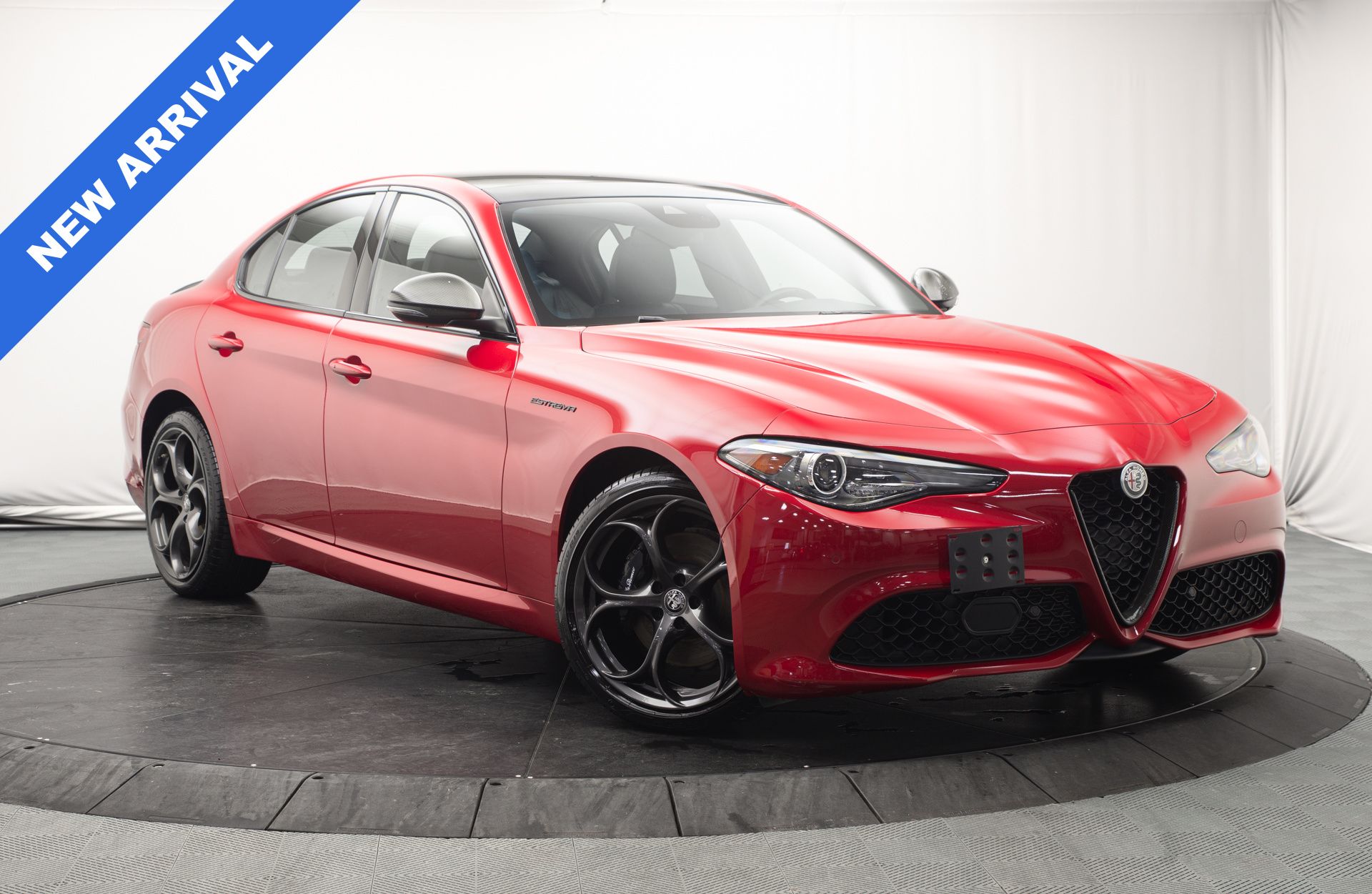 2023 Alfa Romeo Giulia Estrema