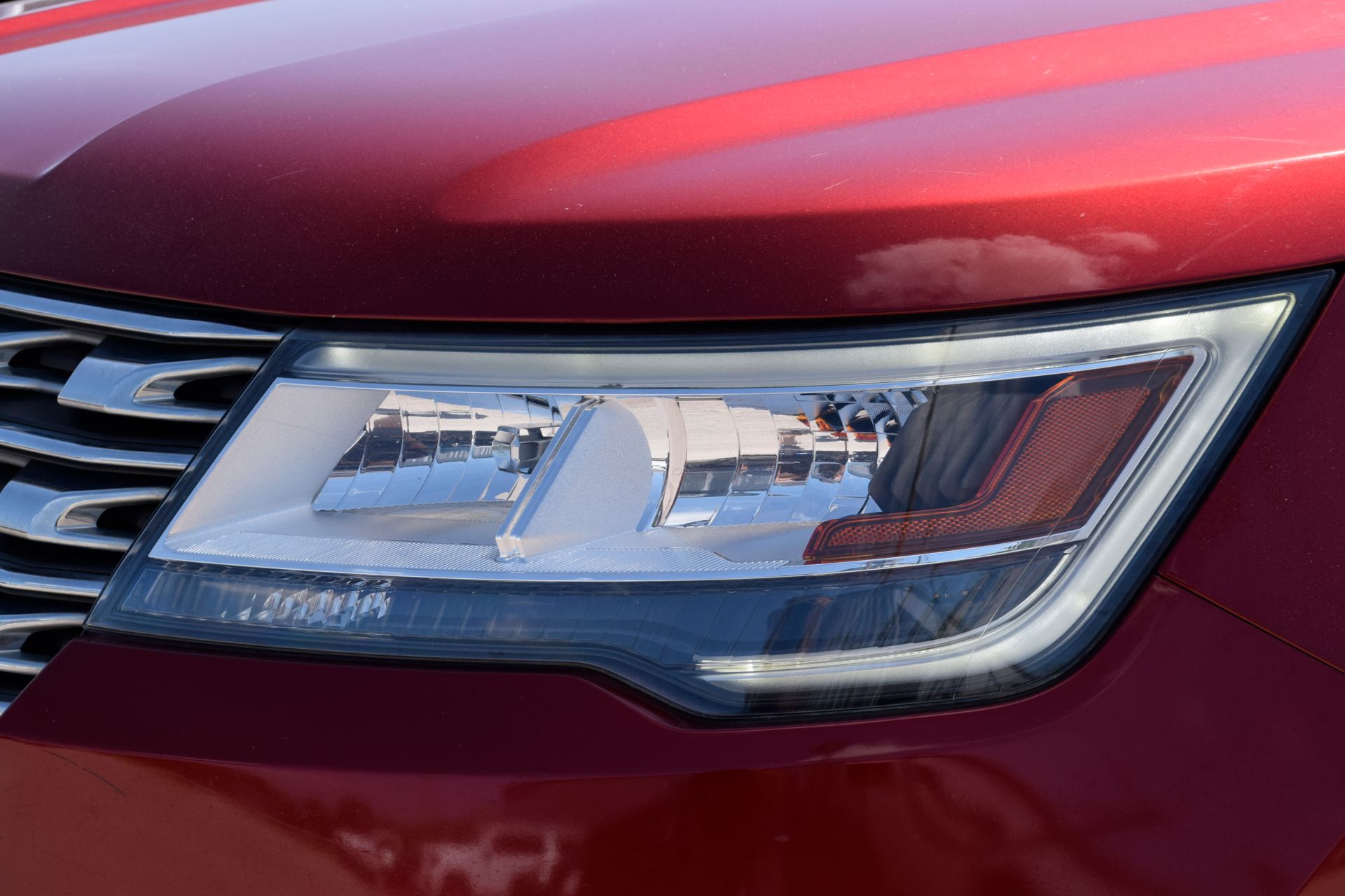 2017 Ford Explorer XLT Red at Autostrade