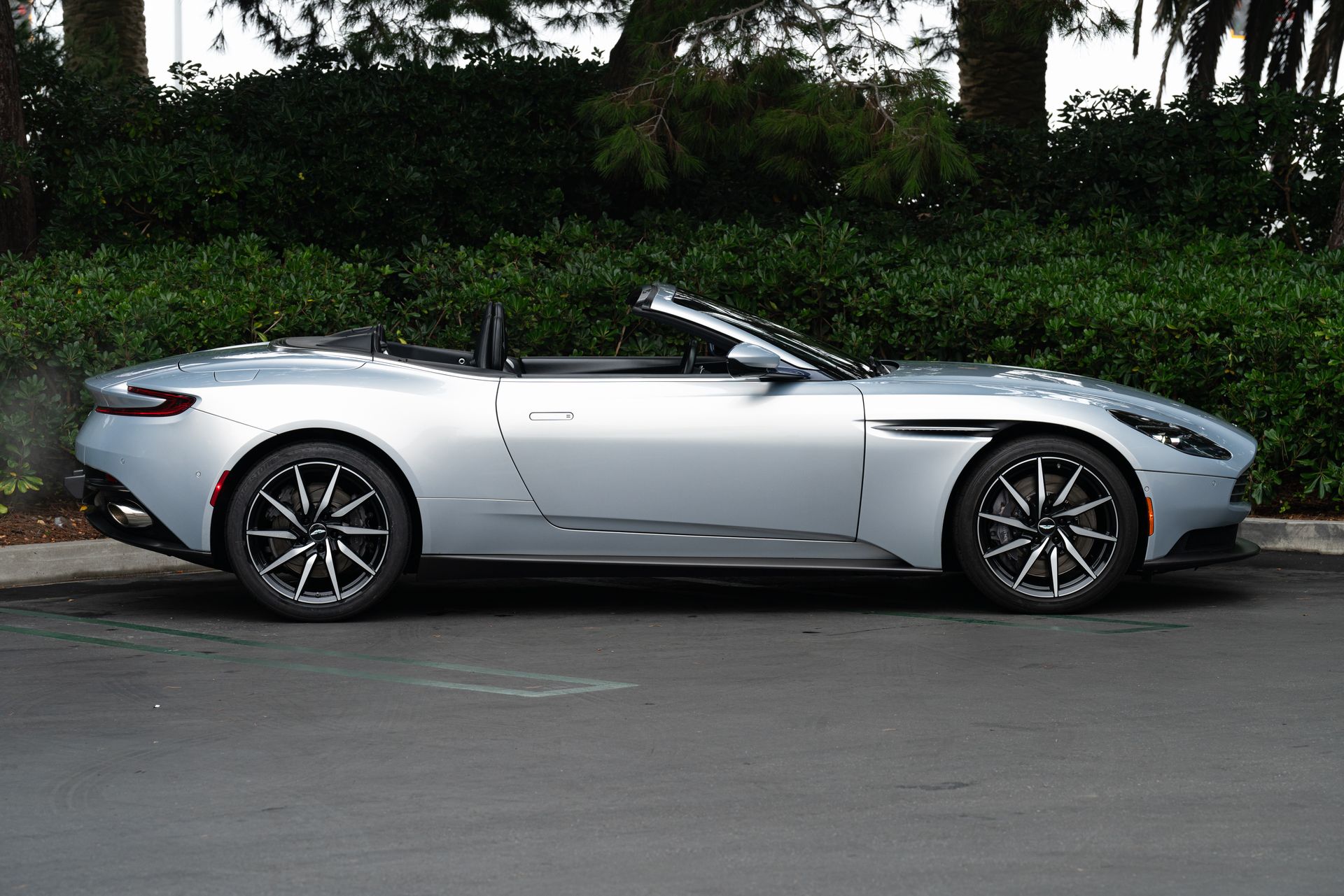 Aston Martin 2020 DB11 Volante